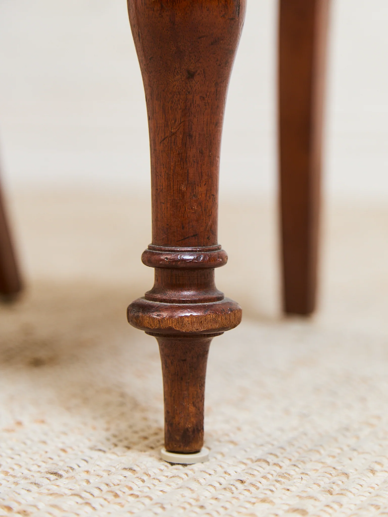 1940’s Carved Sweetheart Chairs Set of 6 - Image 9