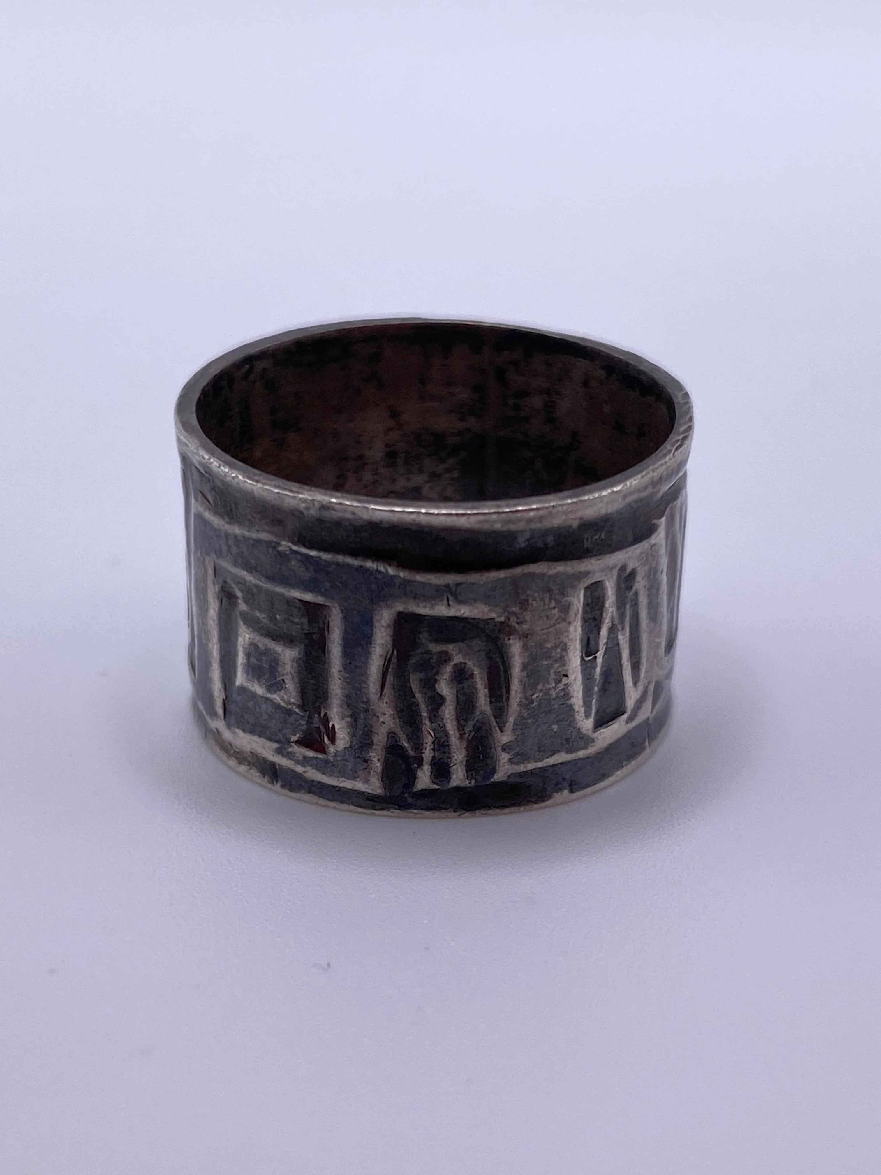 Artisanal Brutalist Silver Ring - Image 3