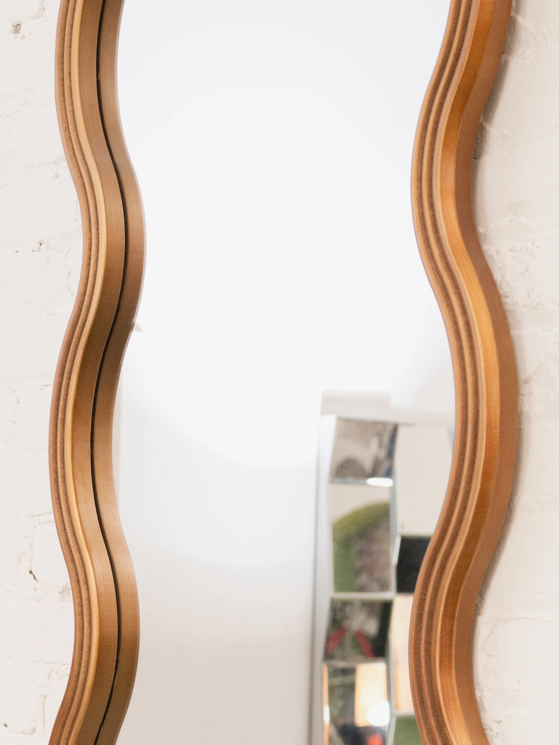Gold Wavy Mirror - Image 4