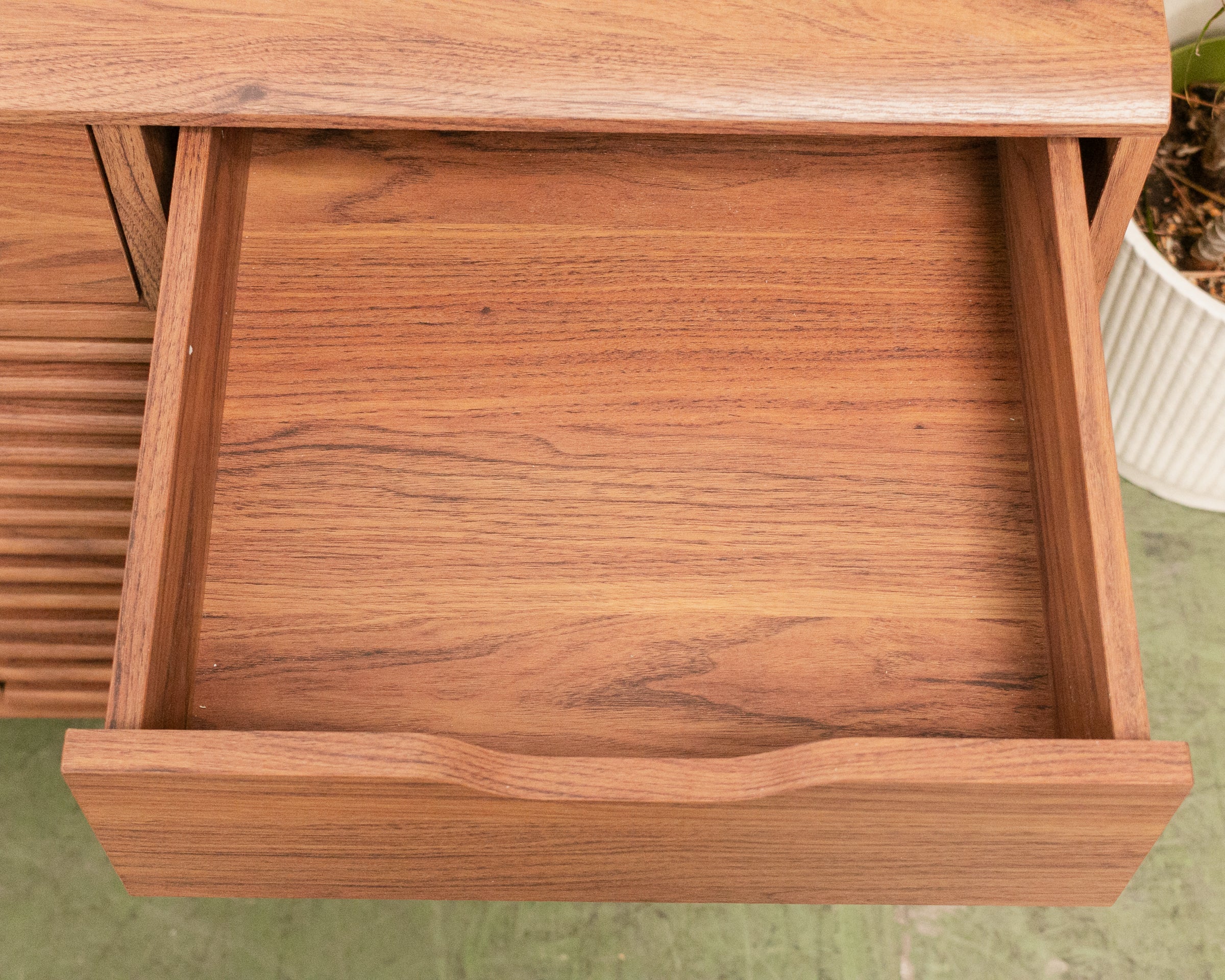 2 drawer Slat Cabinet - Image 13