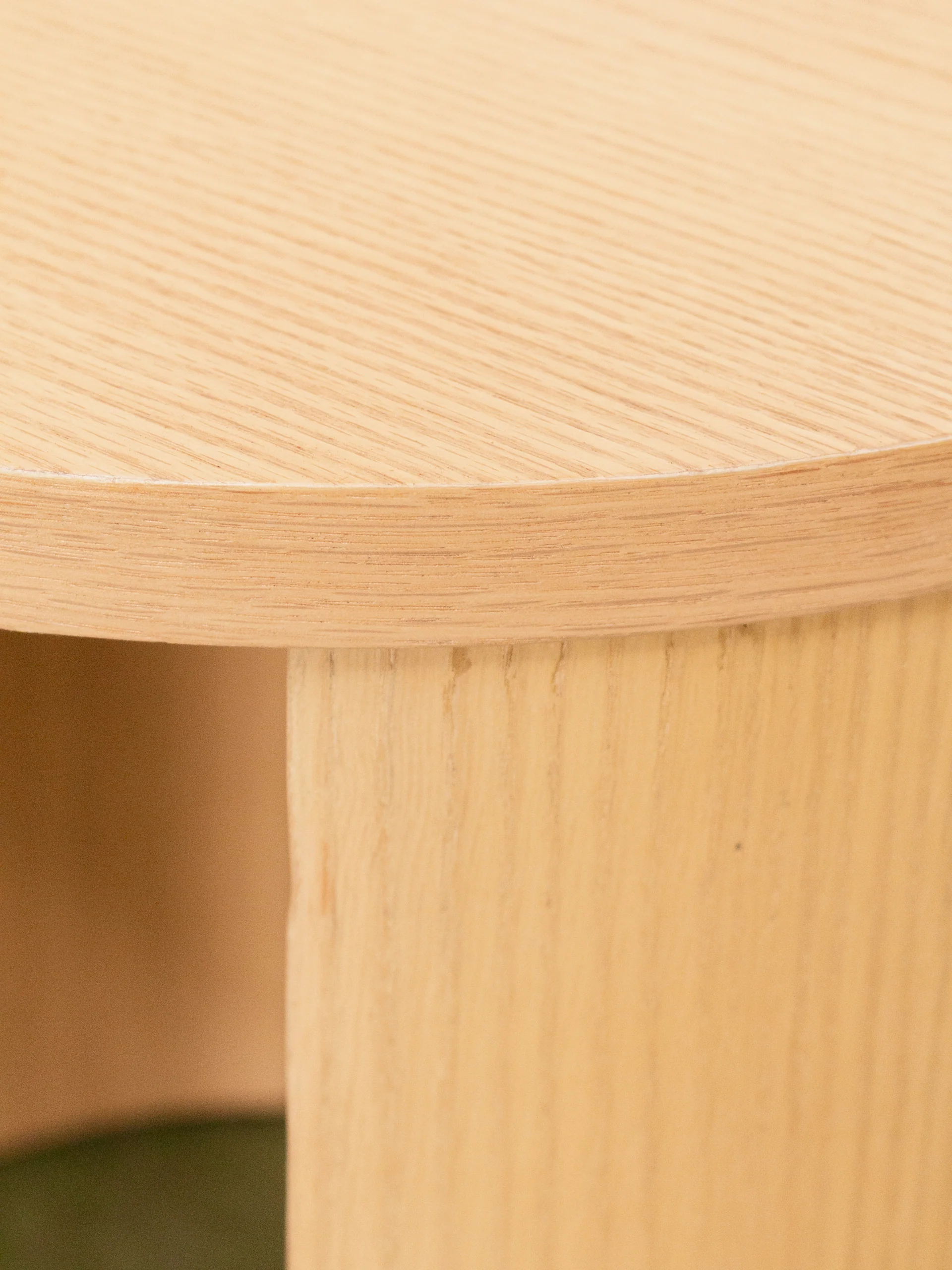 Gia Table - Image 4