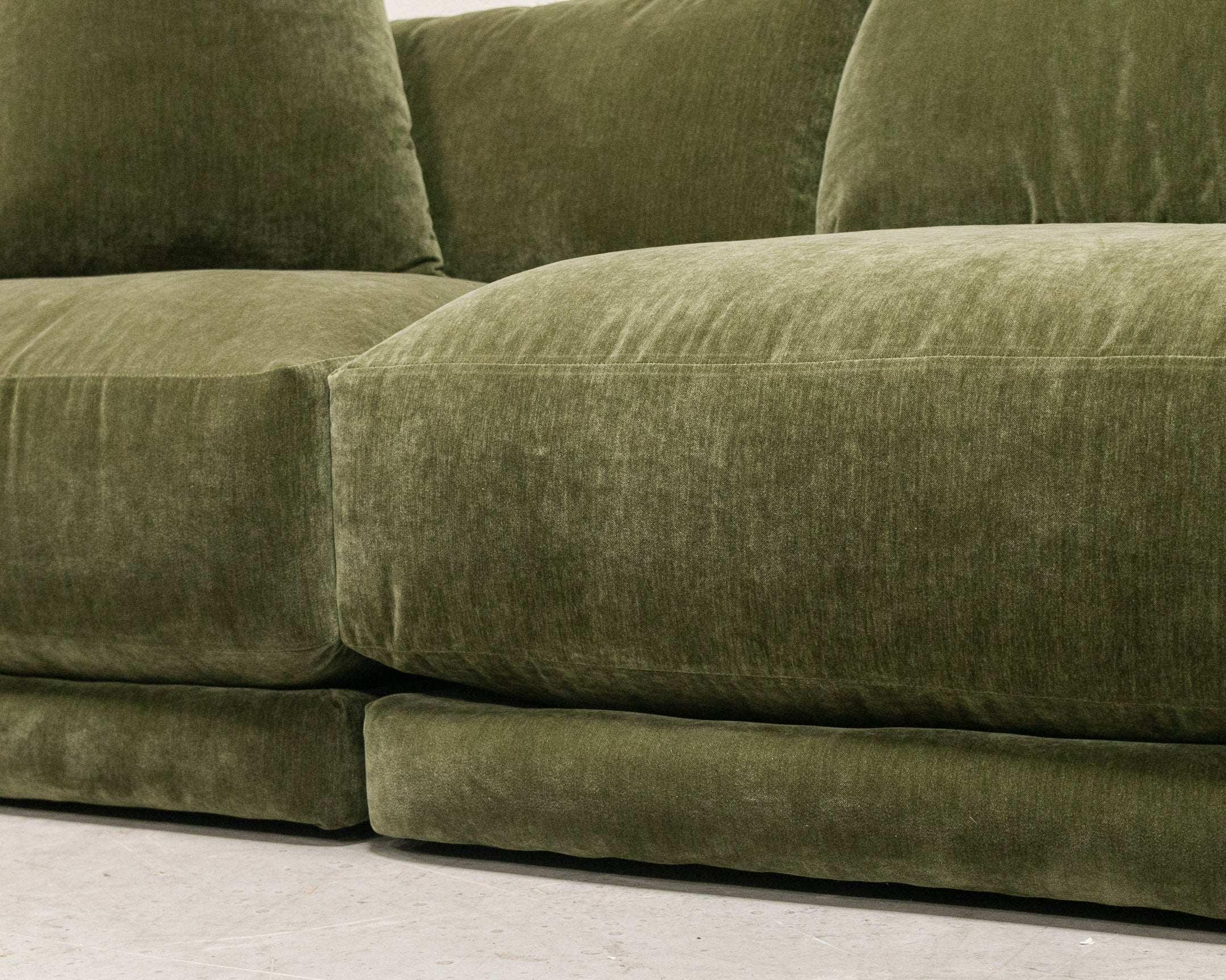 Hansel Modular Sofa in Amici Moss - Image 15