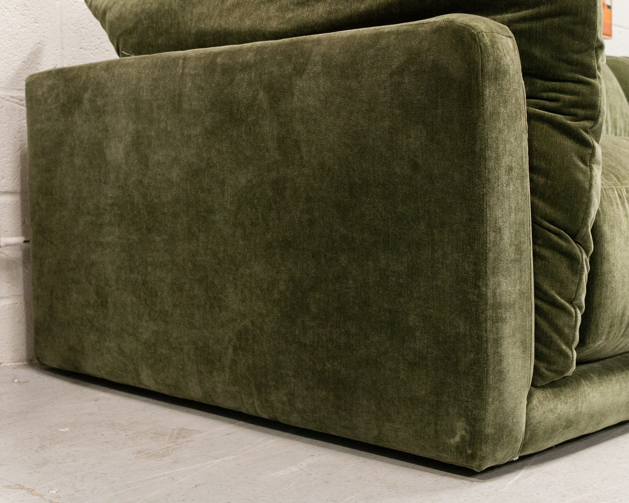 Hansel Modular Sofa in Amici Moss - Image 17