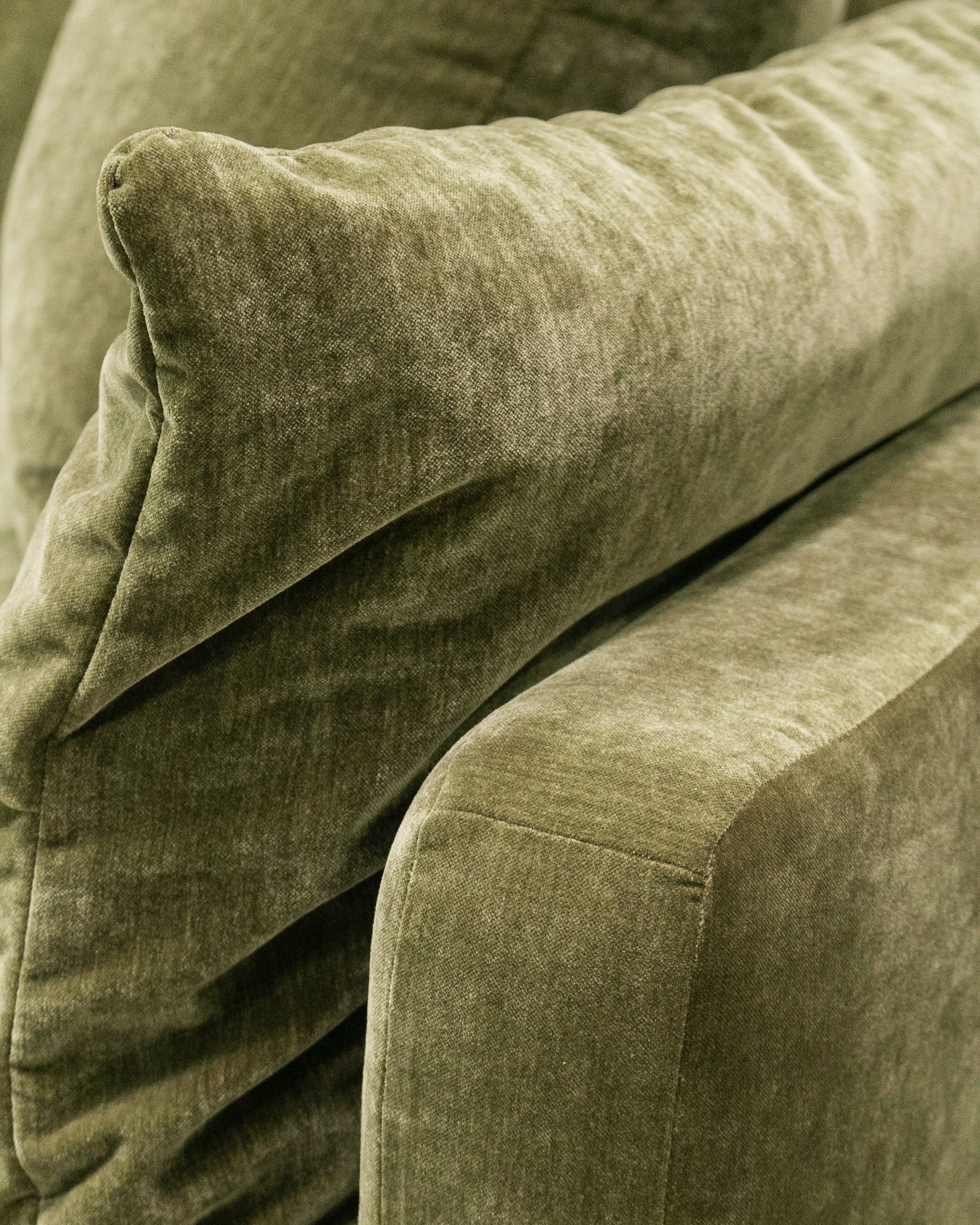 Hansel Modular Sofa in Amici Moss - Image 6