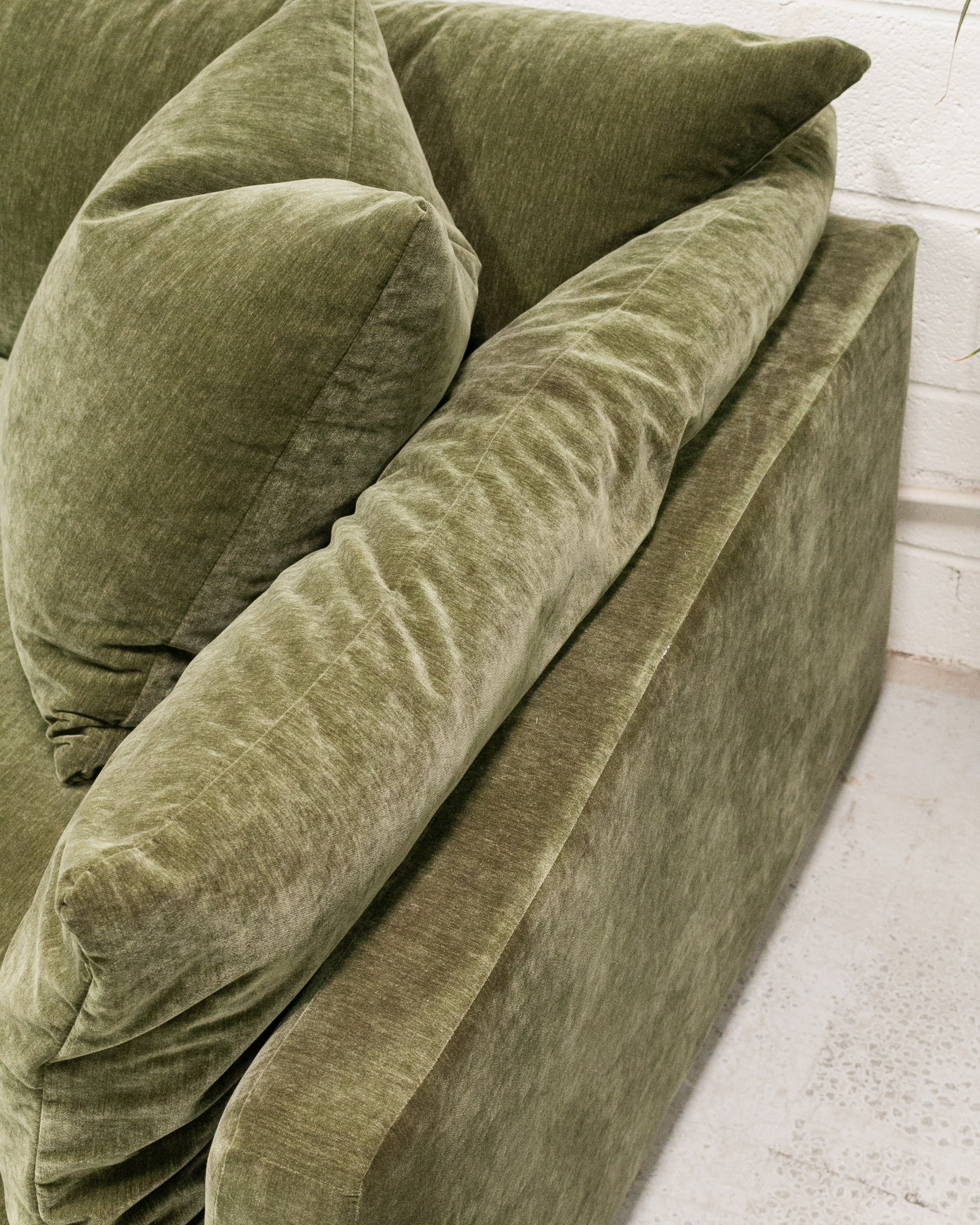 Hansel Modular Sofa in Amici Moss - Image 8