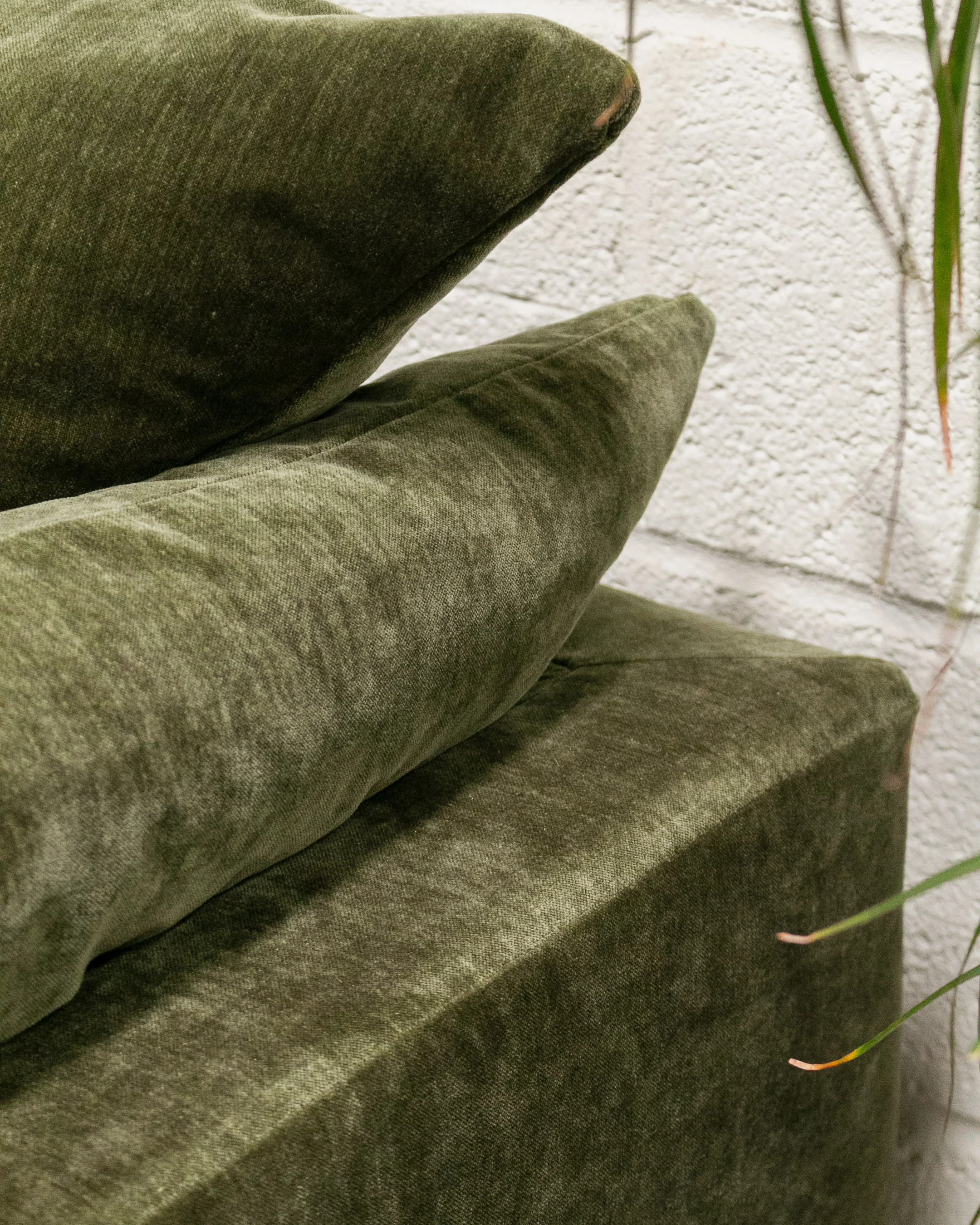 Hansel Modular Sofa in Amici Moss - Image 9