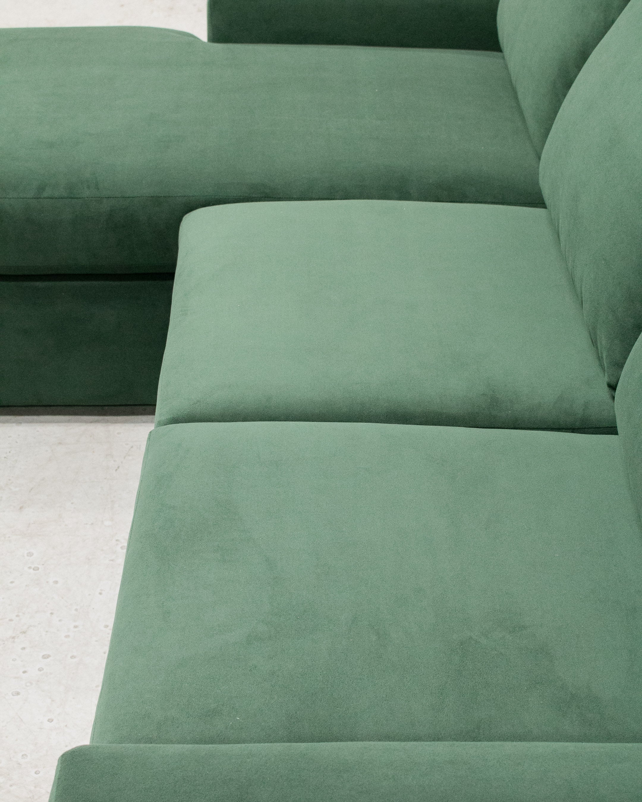 Hauser Sectional Sofa in Bella Hunter Green - Image 10
