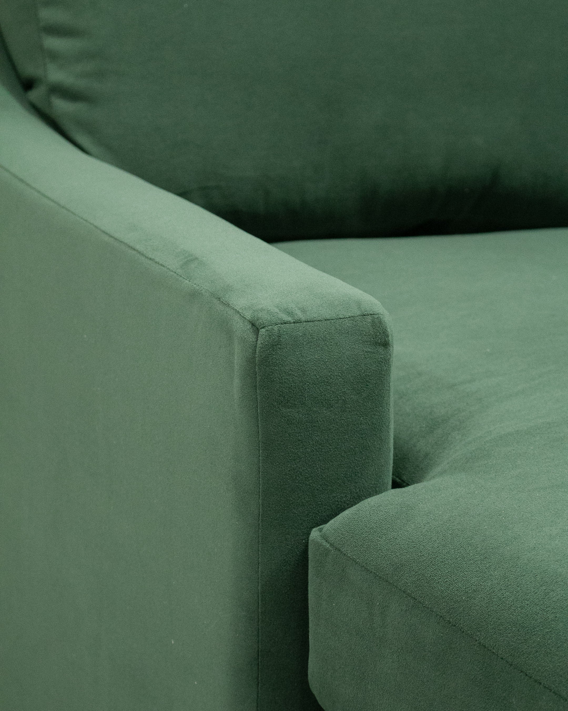 Hauser Sectional Sofa in Bella Hunter Green - Image 13