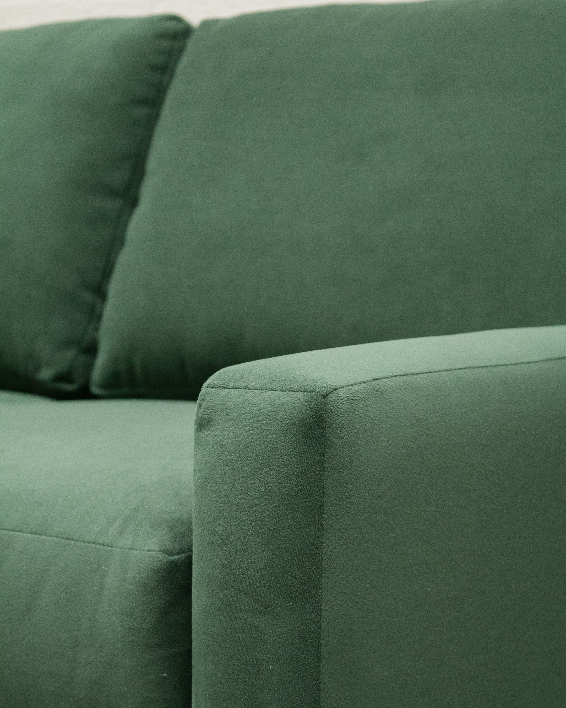 Hauser Sectional Sofa in Bella Hunter Green - Image 5