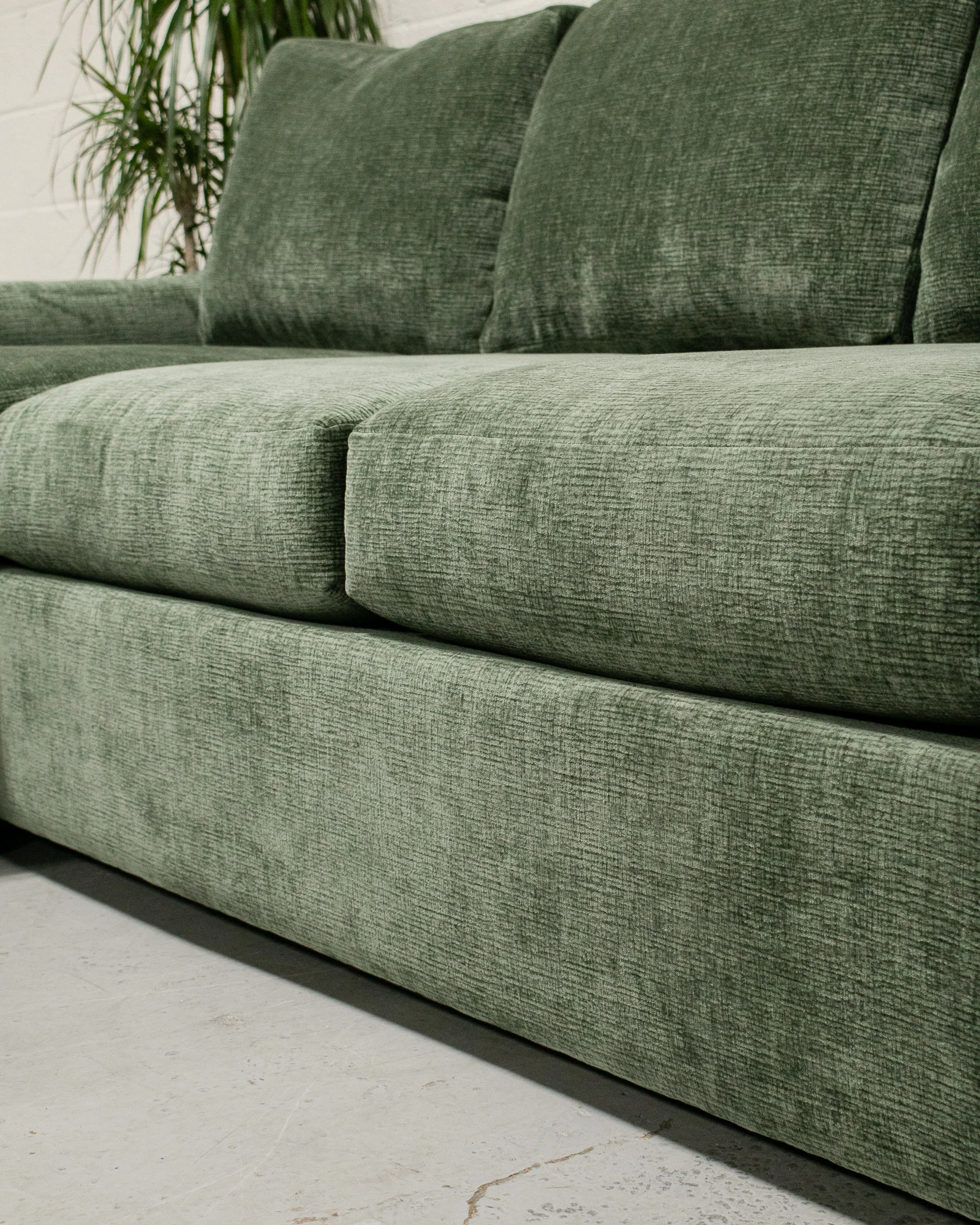 Hauser Sectional Sofa in Zion Forest - Image 10