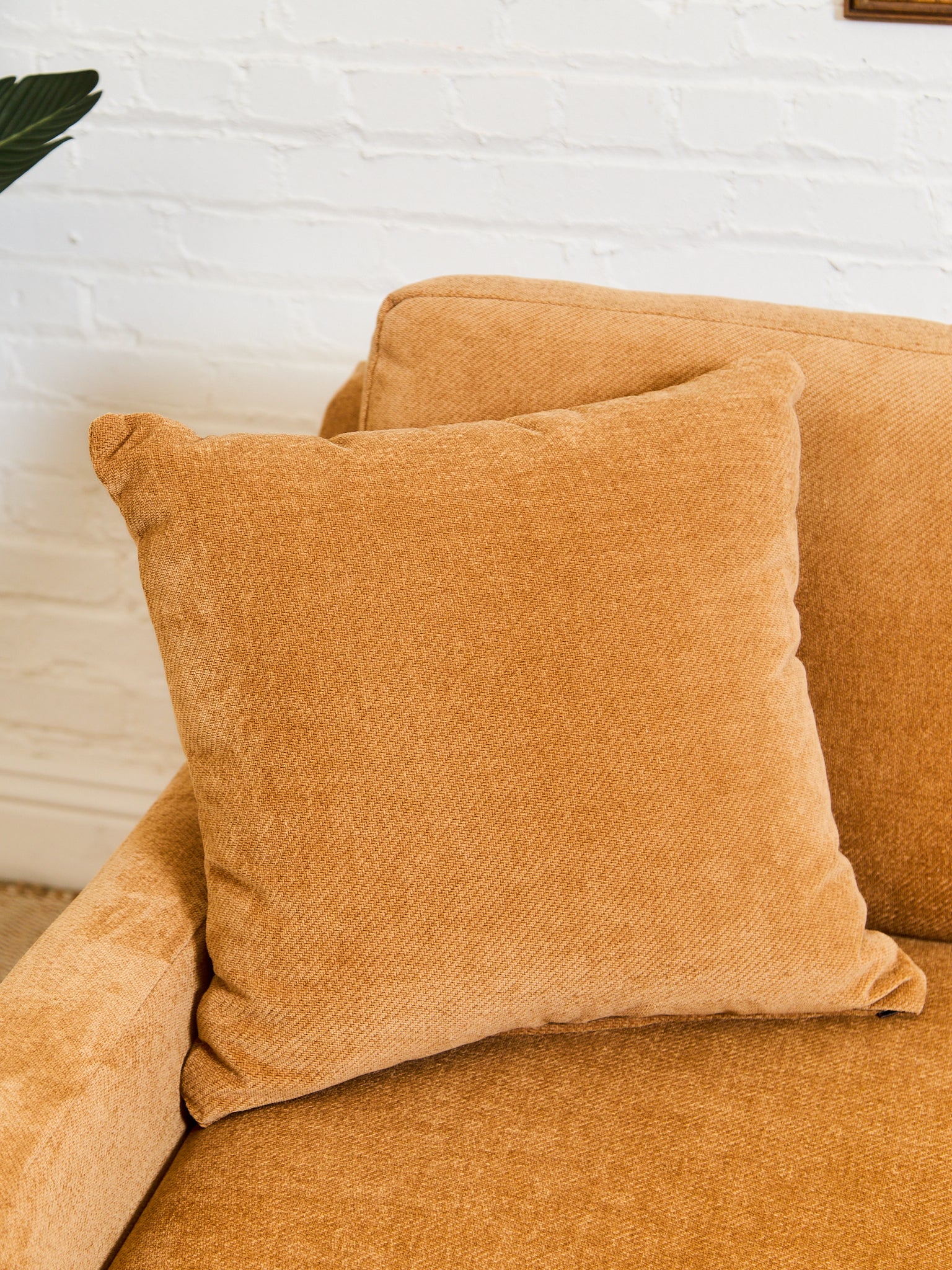 Hauser Sleeper Sofa in Maven Ginger - Image 5