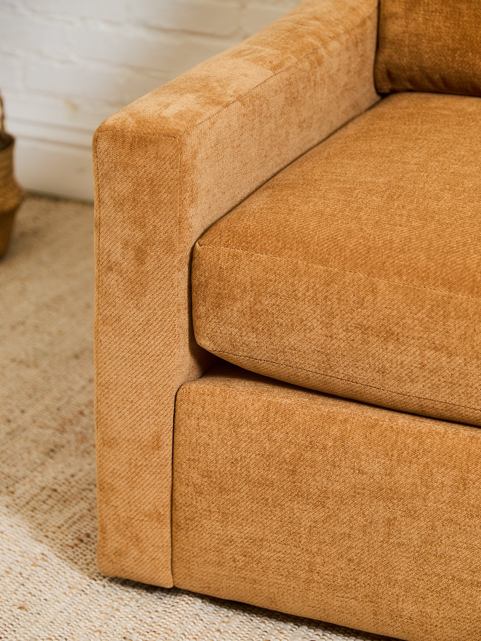 Hauser Sleeper Sofa in Maven Ginger - Image 7
