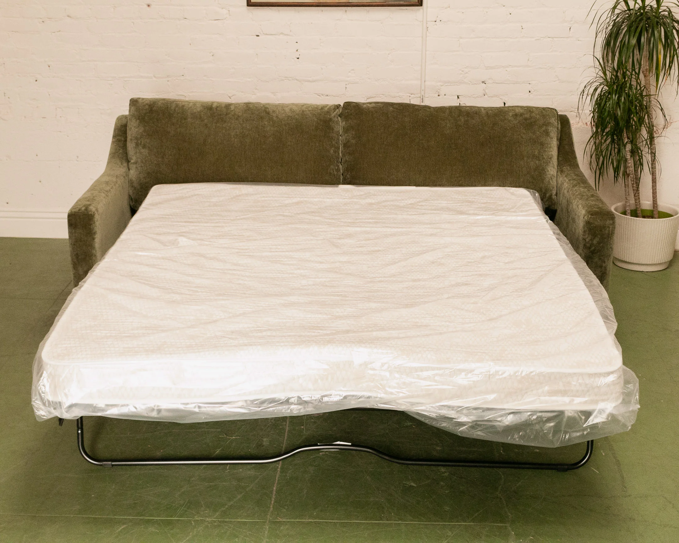 Hauser Sofa Bed in Moss - Image 13