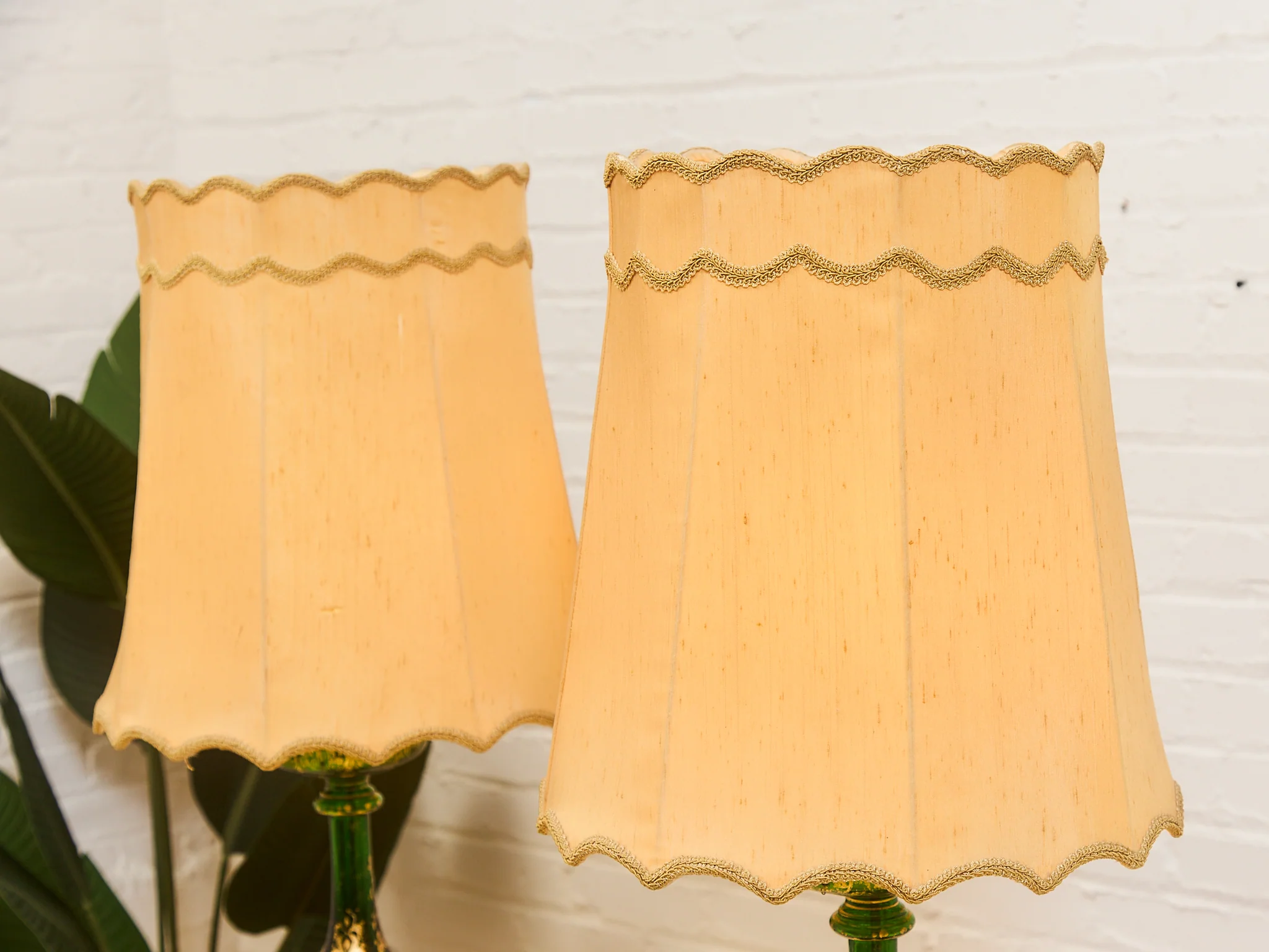 Hollywood Regency Pair of Green Lamps - Image 7
