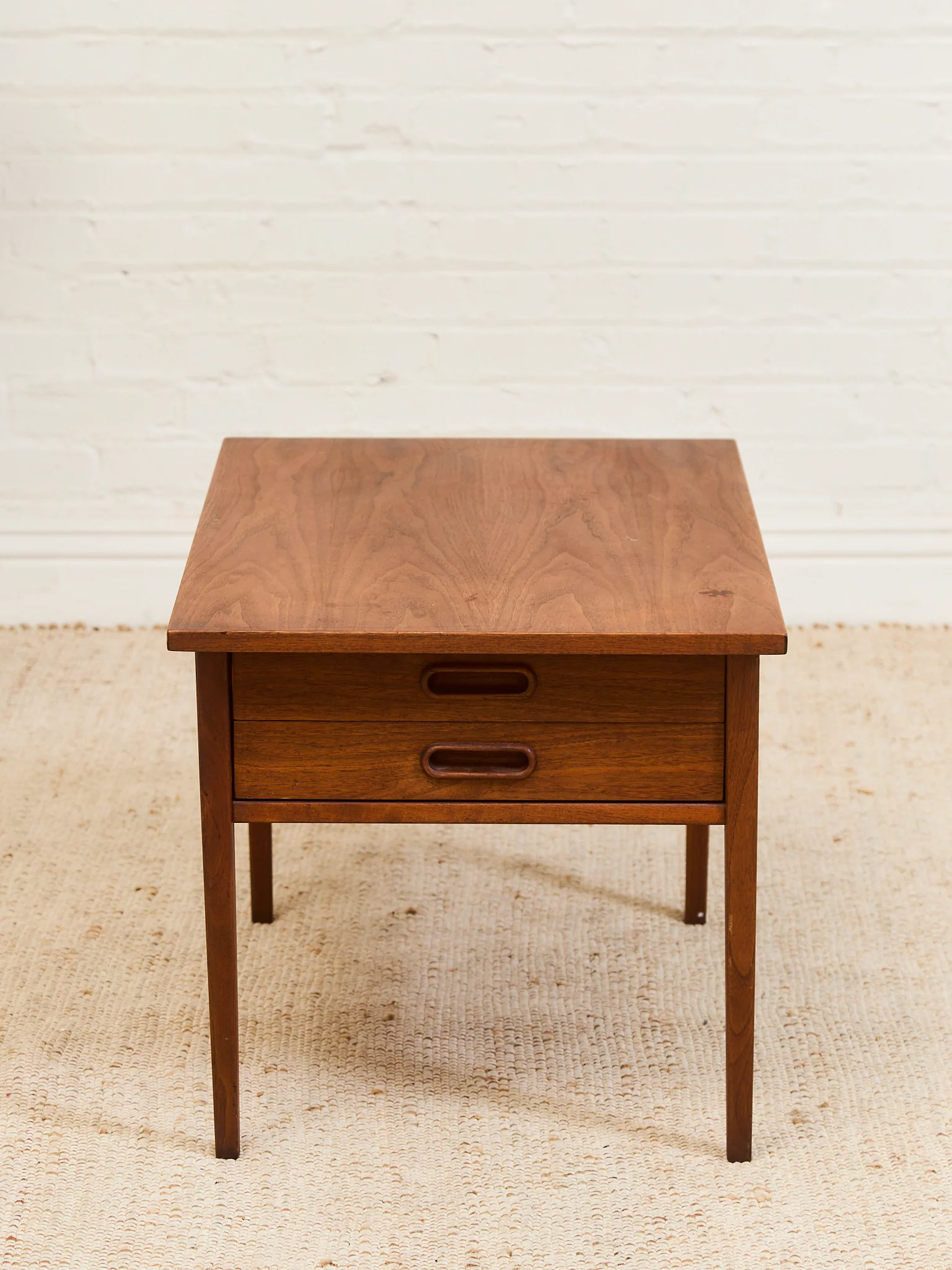 Jack Cartwright End Table - Image 5