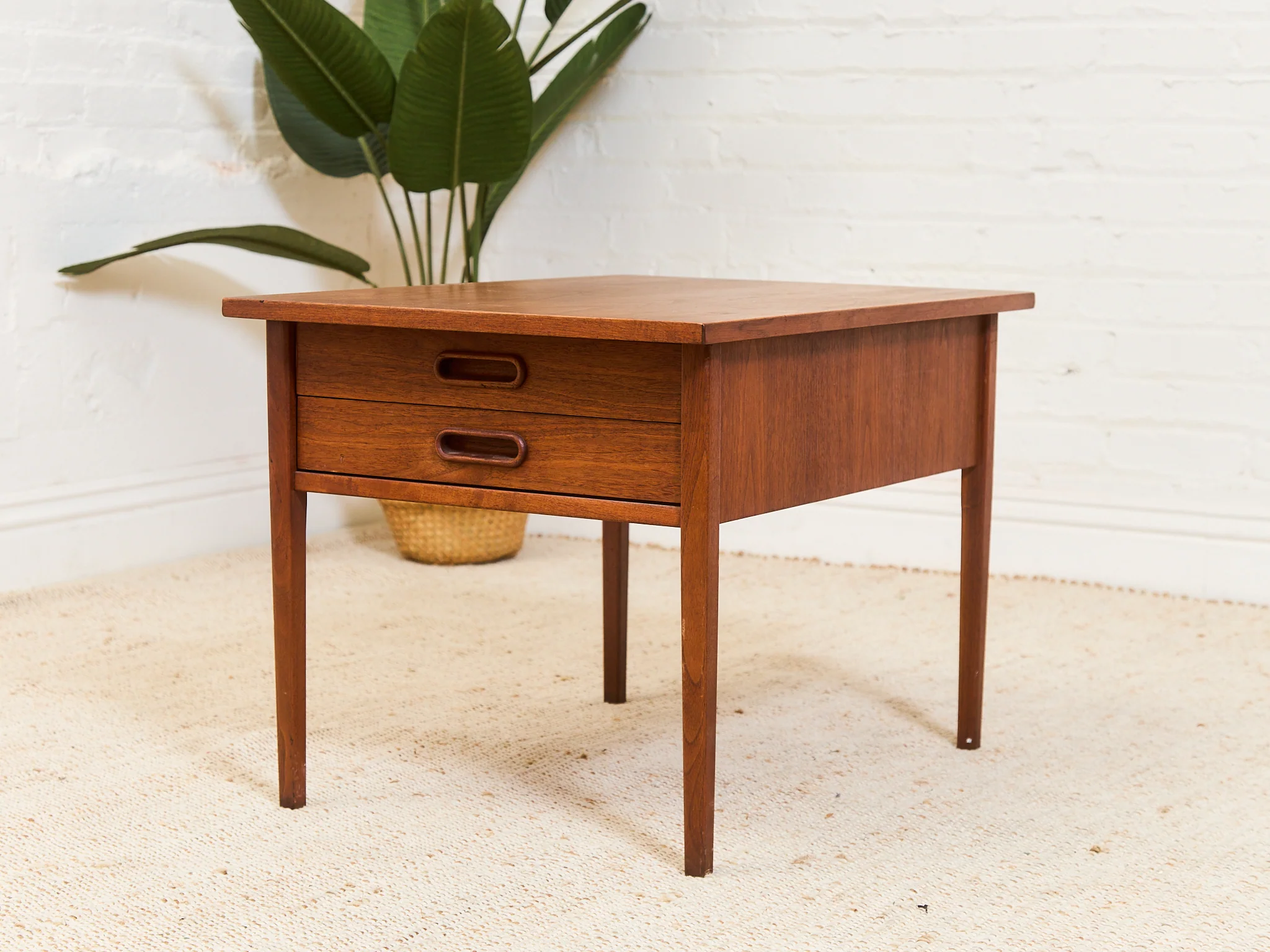 Jack Cartwright End Table - Image 8