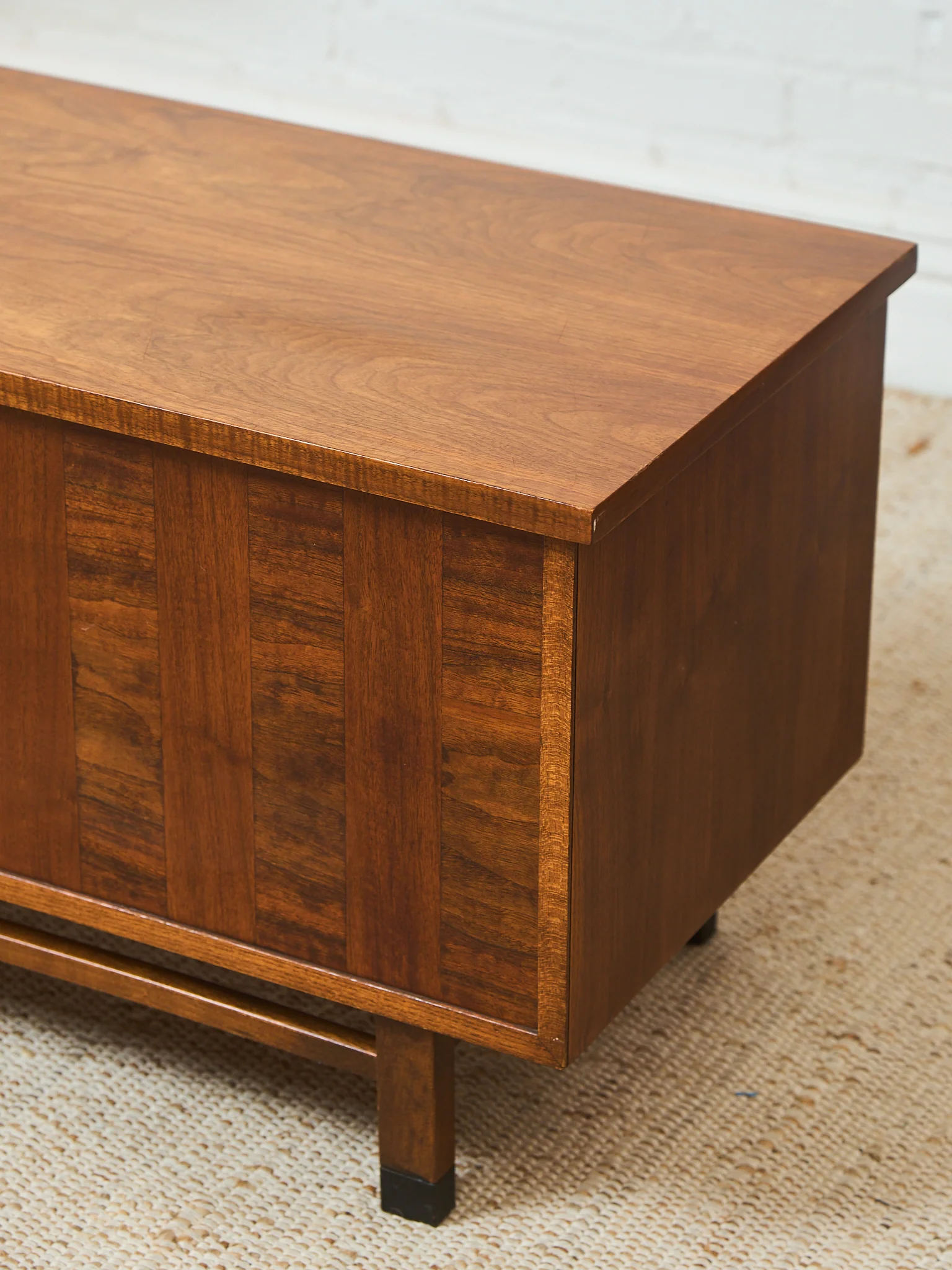 Keyless Walnut Hope Chest - Image 5