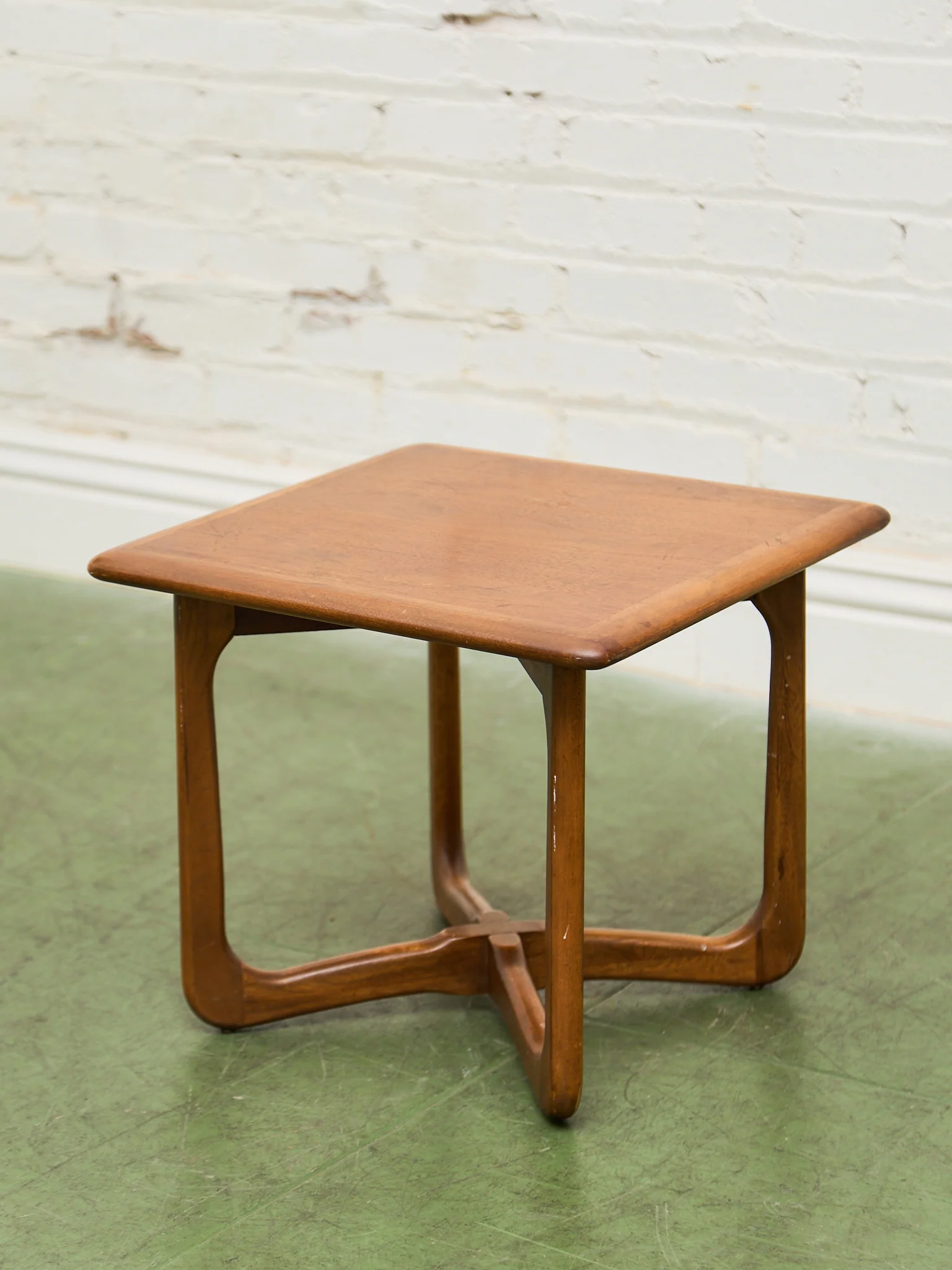 Lane Side Table - Image 7