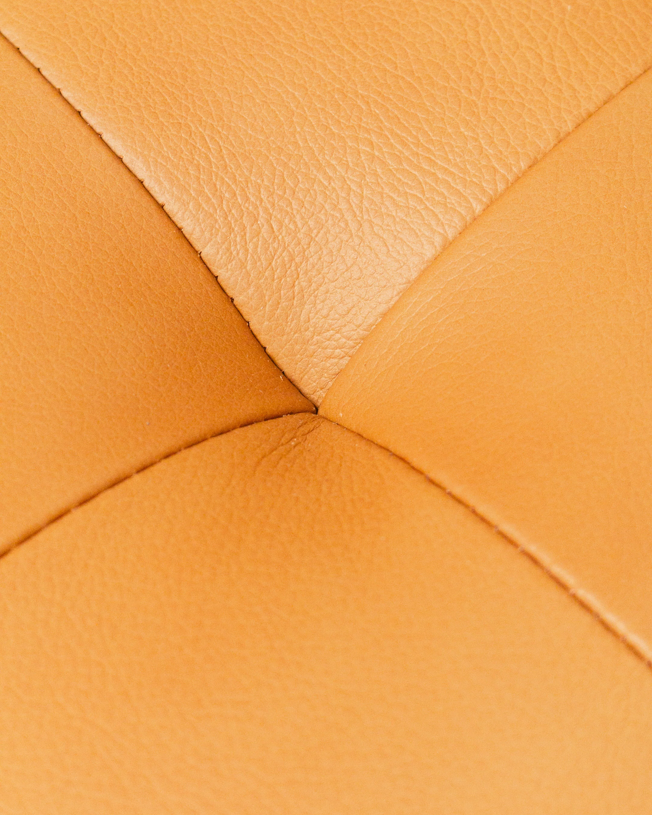 Maya Loveseat Sofa in Leather - Image 10