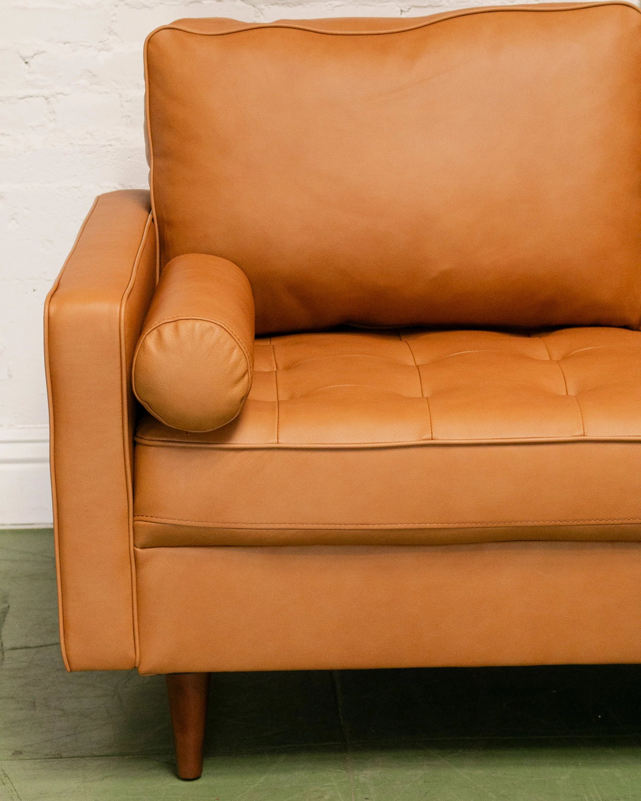Maya Loveseat Sofa in Leather - Image 14