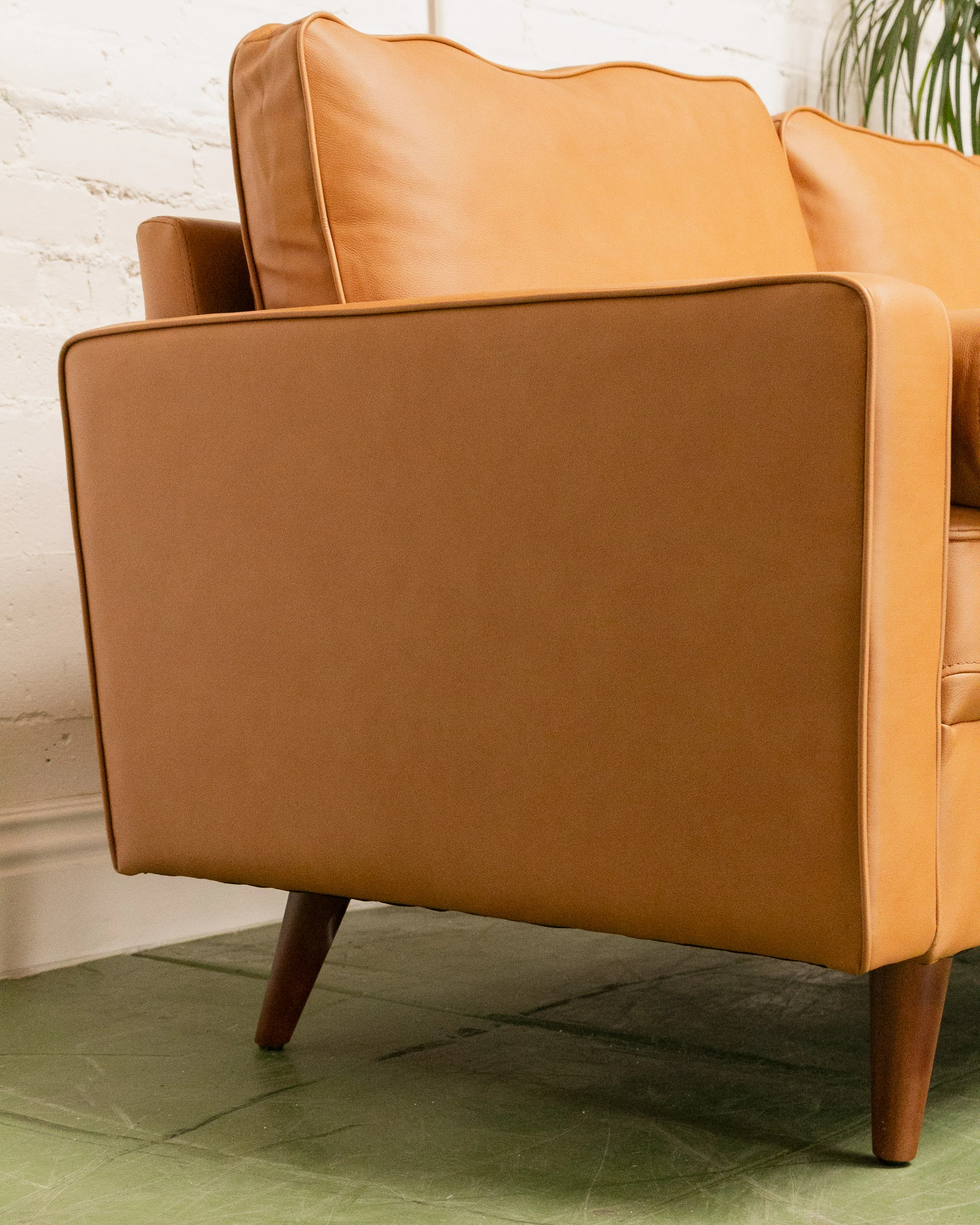 Maya Loveseat Sofa in Leather - Image 15