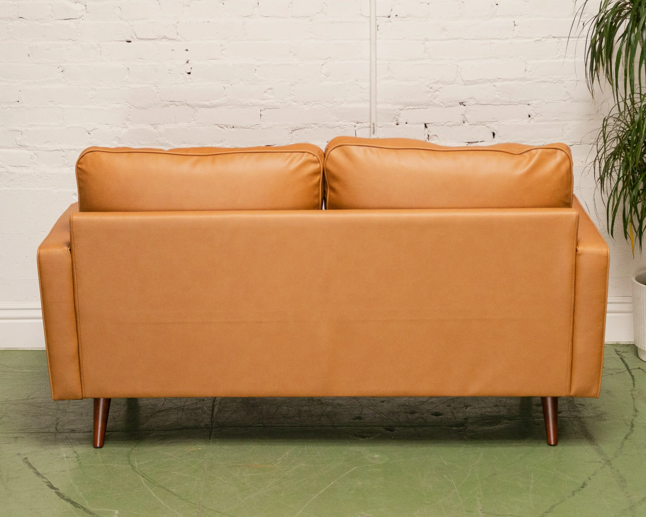 Maya Loveseat Sofa in Leather - Image 16