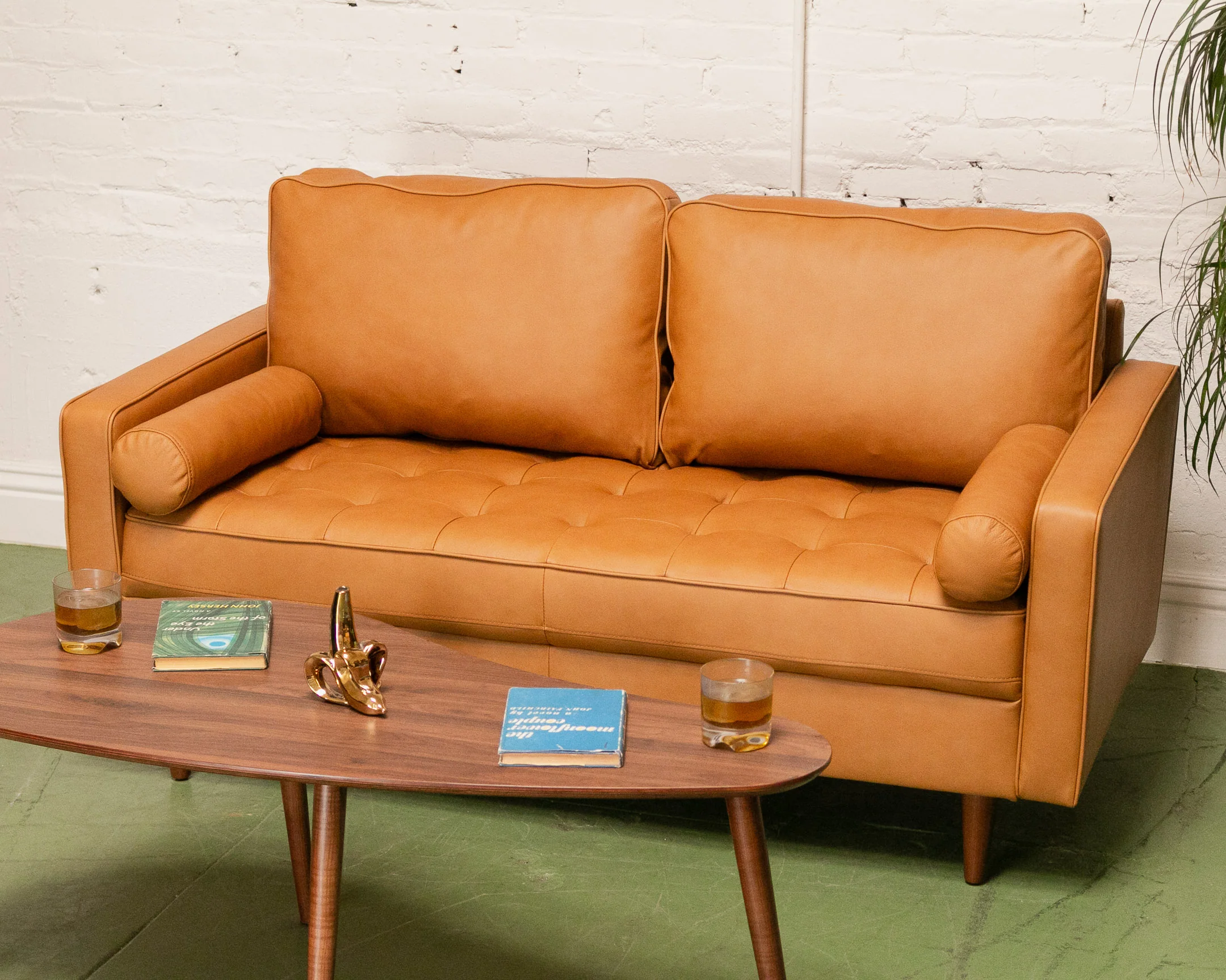 Maya Loveseat Sofa in Leather - Image 3