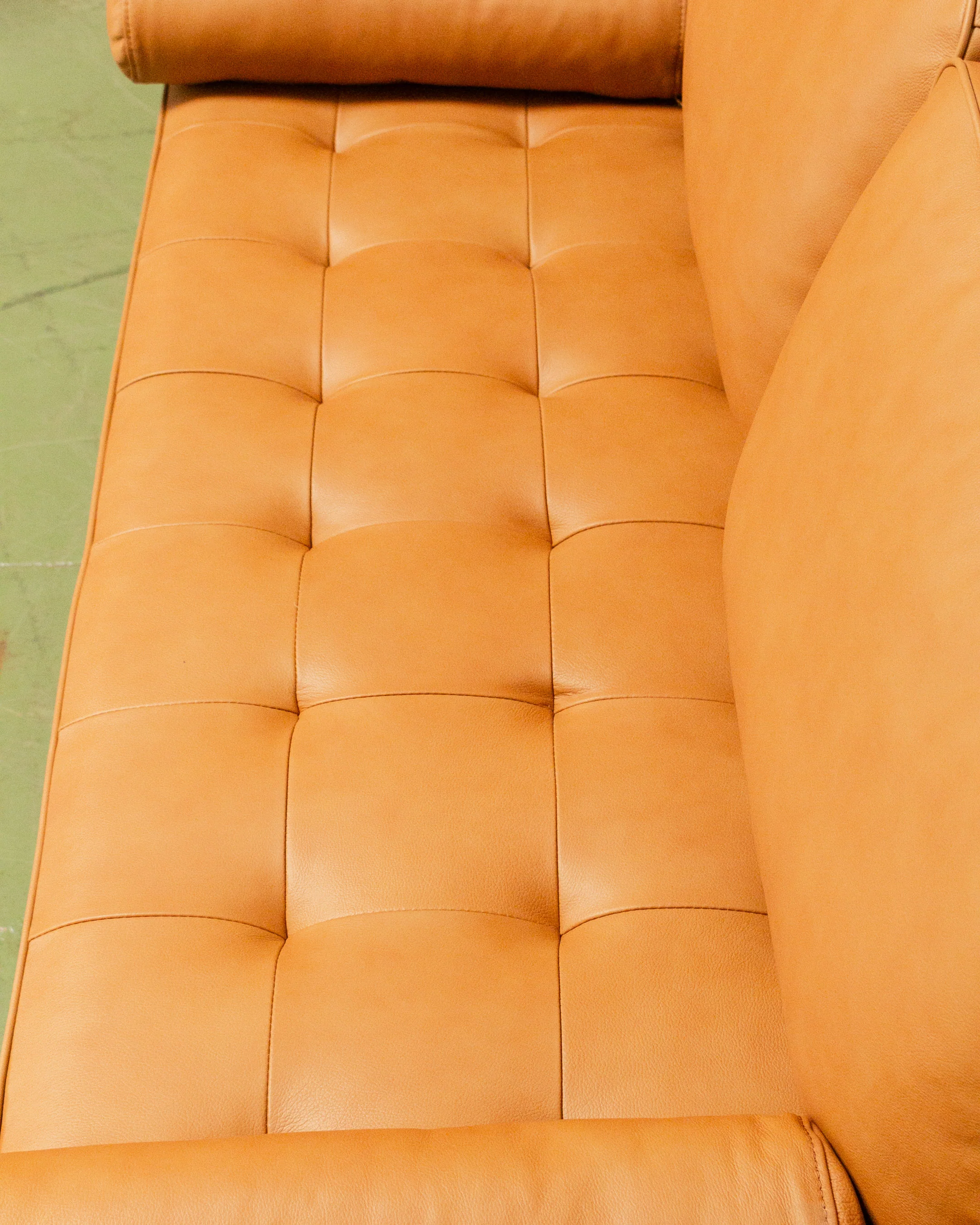 Maya Loveseat Sofa in Leather - Image 9