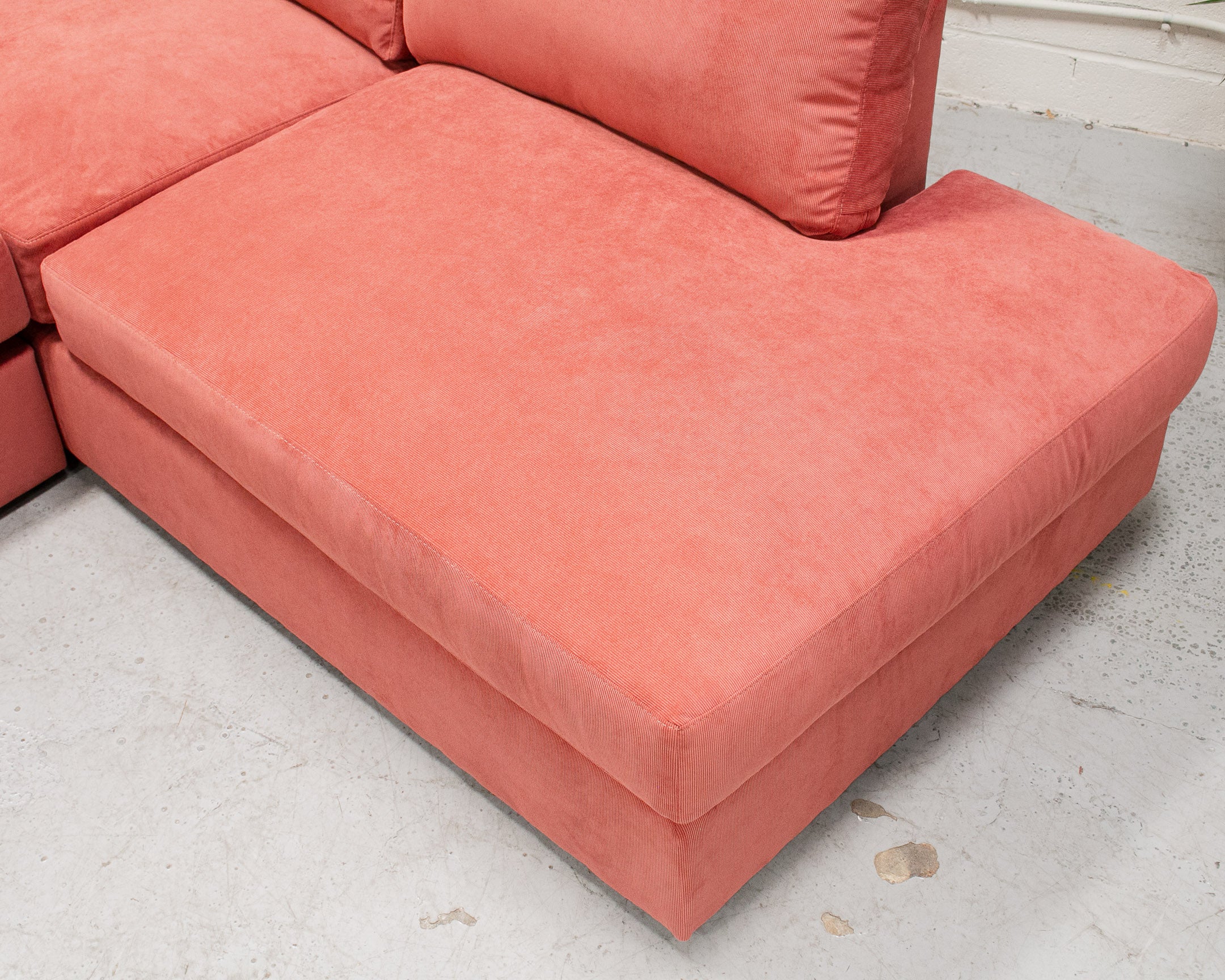 Michonne Sectional Sofa in Parallel Paprika - Image 10