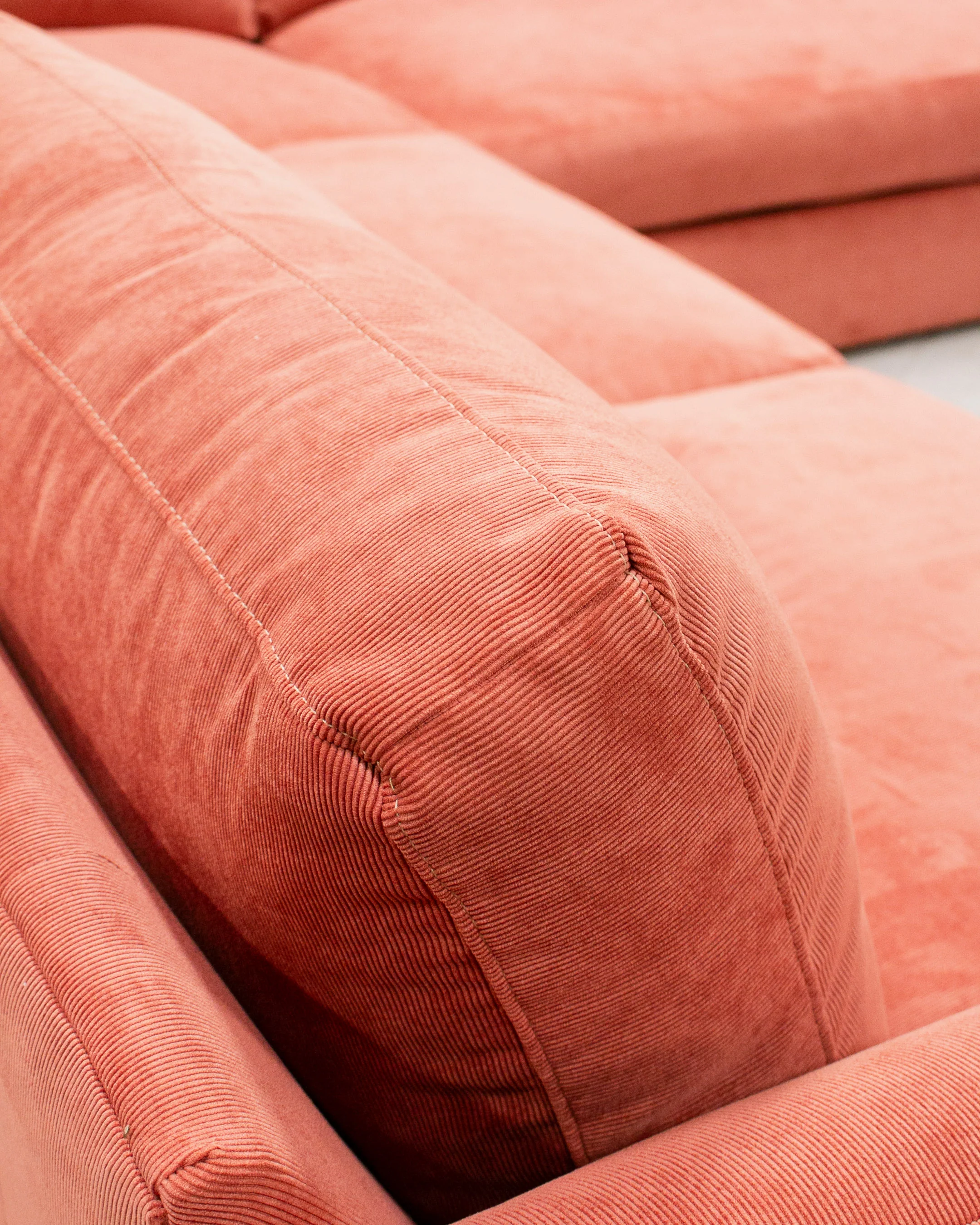 Michonne Sectional Sofa in Parallel Paprika - Image 14