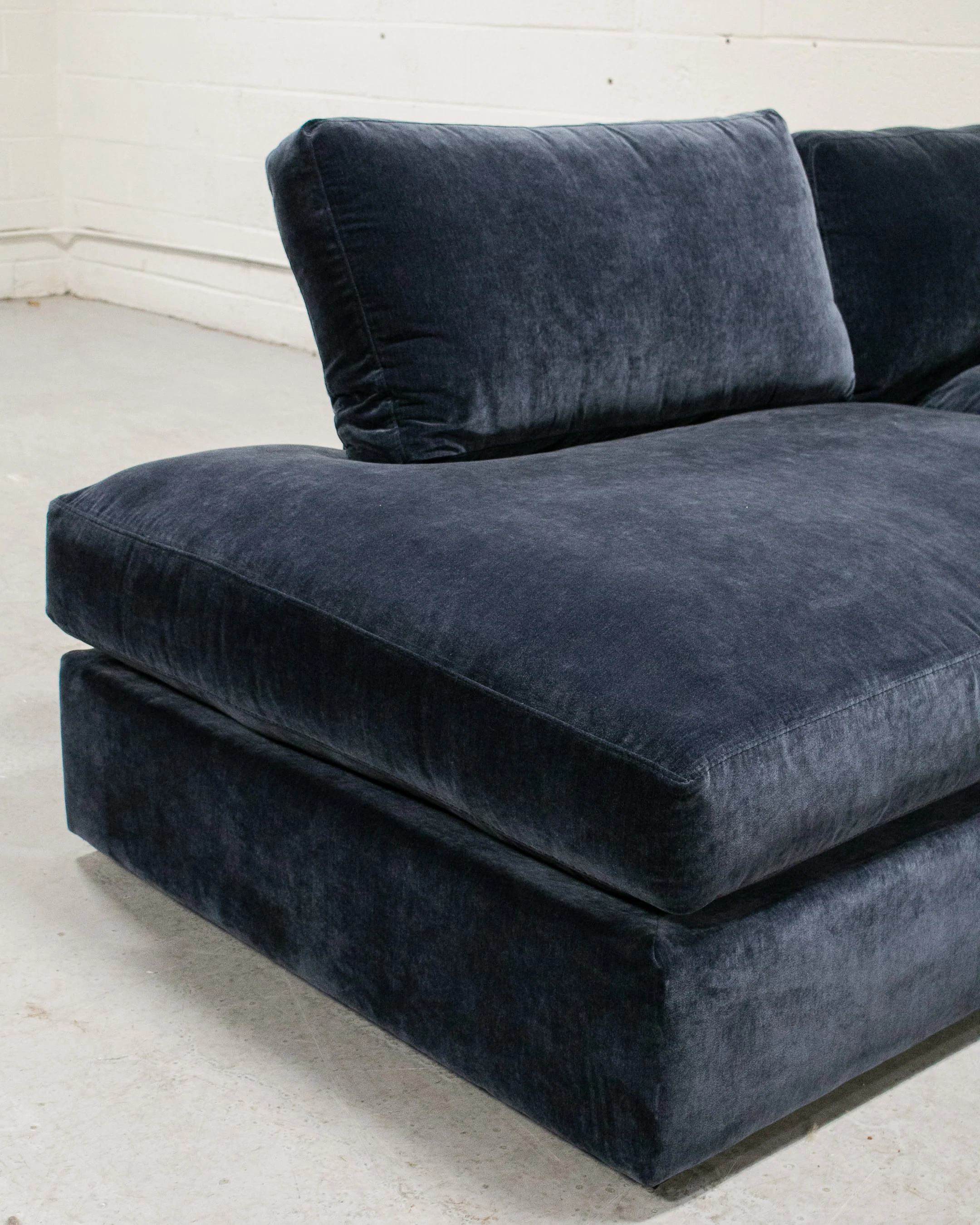 Michonne Sectional Sofa in Amici Indigo - Image 11