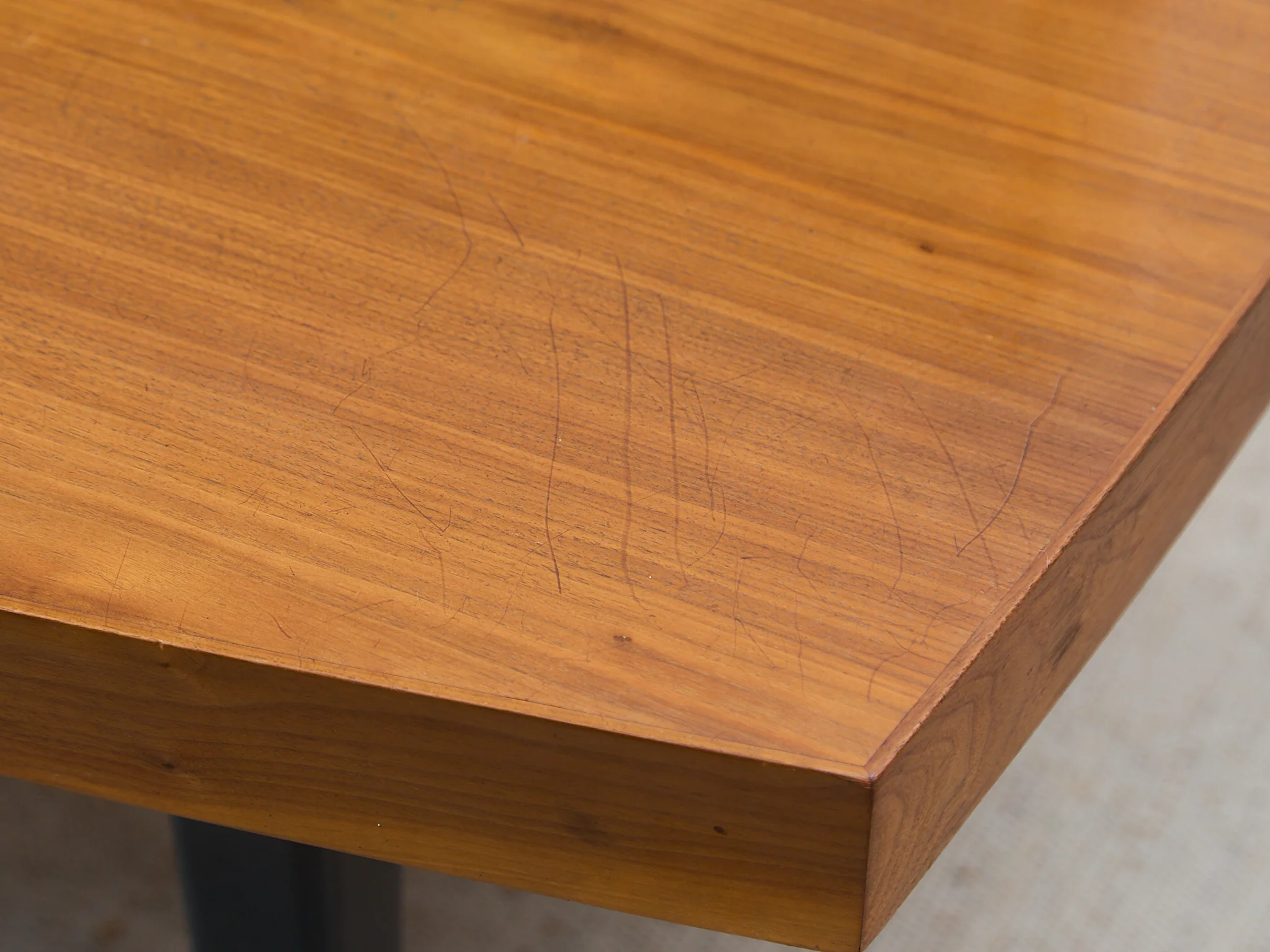 Mid-century surfboard Dining Table - Image 12
