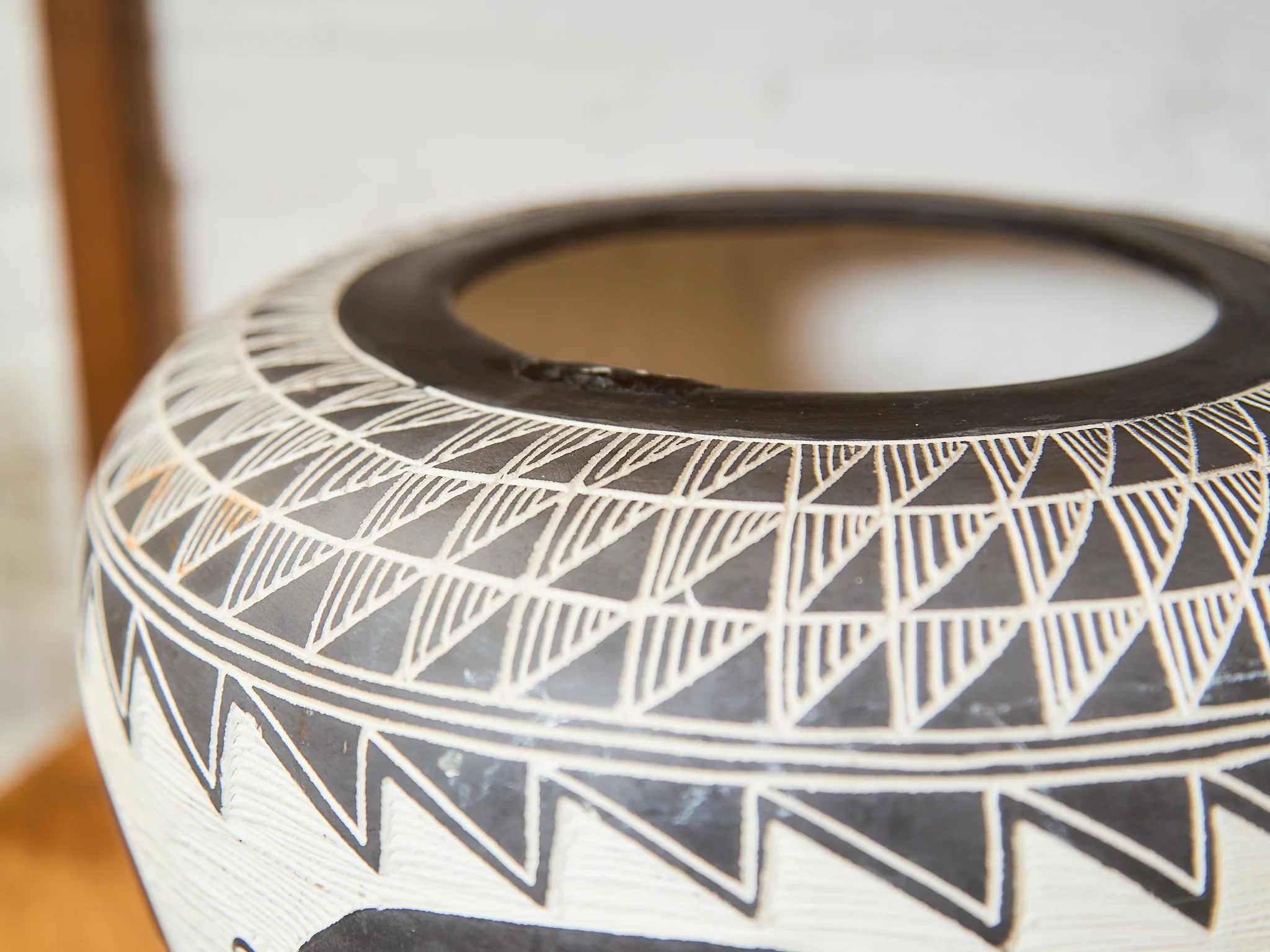 Native Shy-Yai-Zta Romero Vase Acoma Pueblo, New Mexico. - Image 7