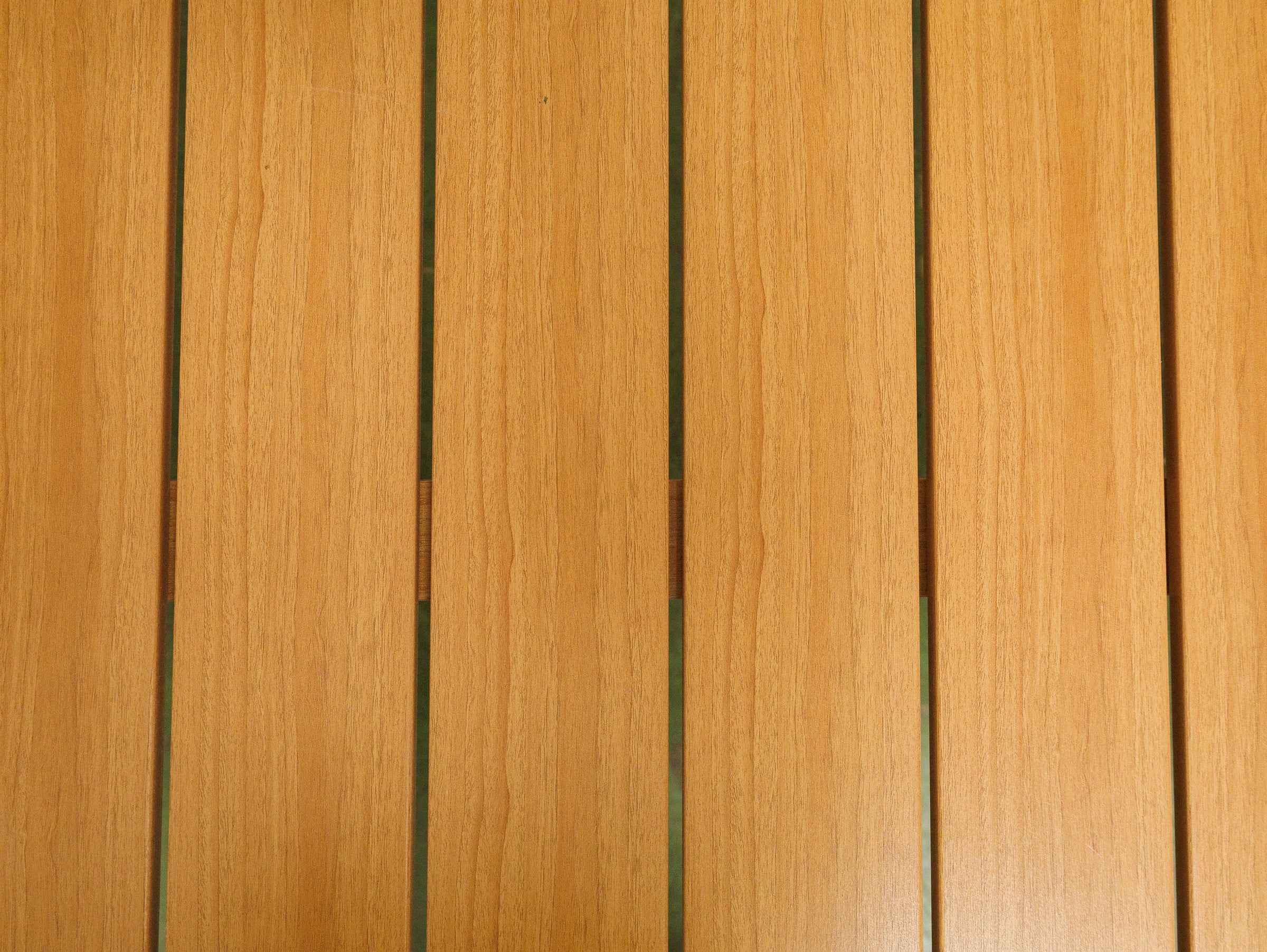 3 Piece Outdoor Dining Set with Low-Maintenance Faux Wood Slats - Image 5