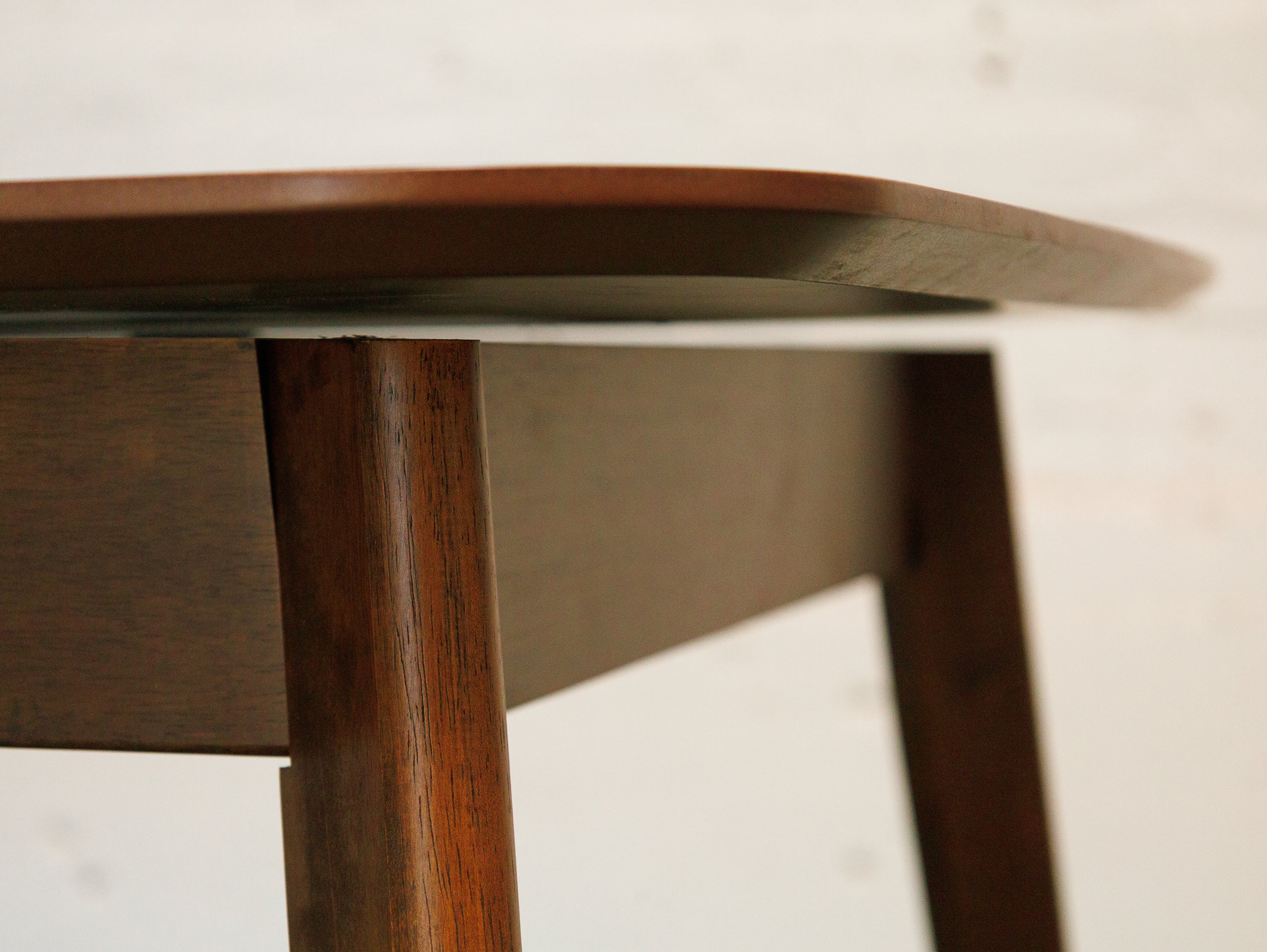 Arlo Dining Table with Leaf - Image 3