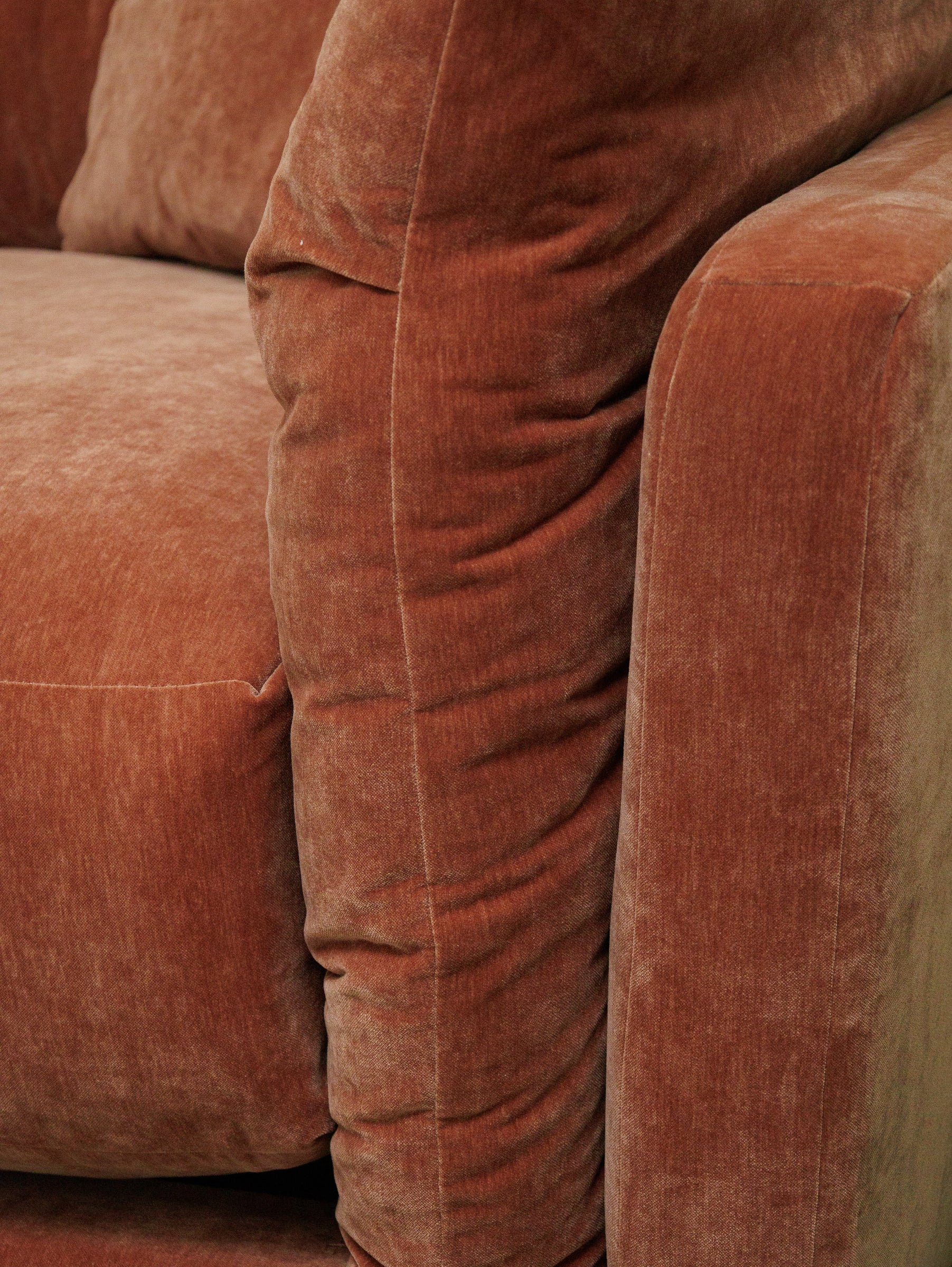 Hansel Sofa in Ginger - Image 9
