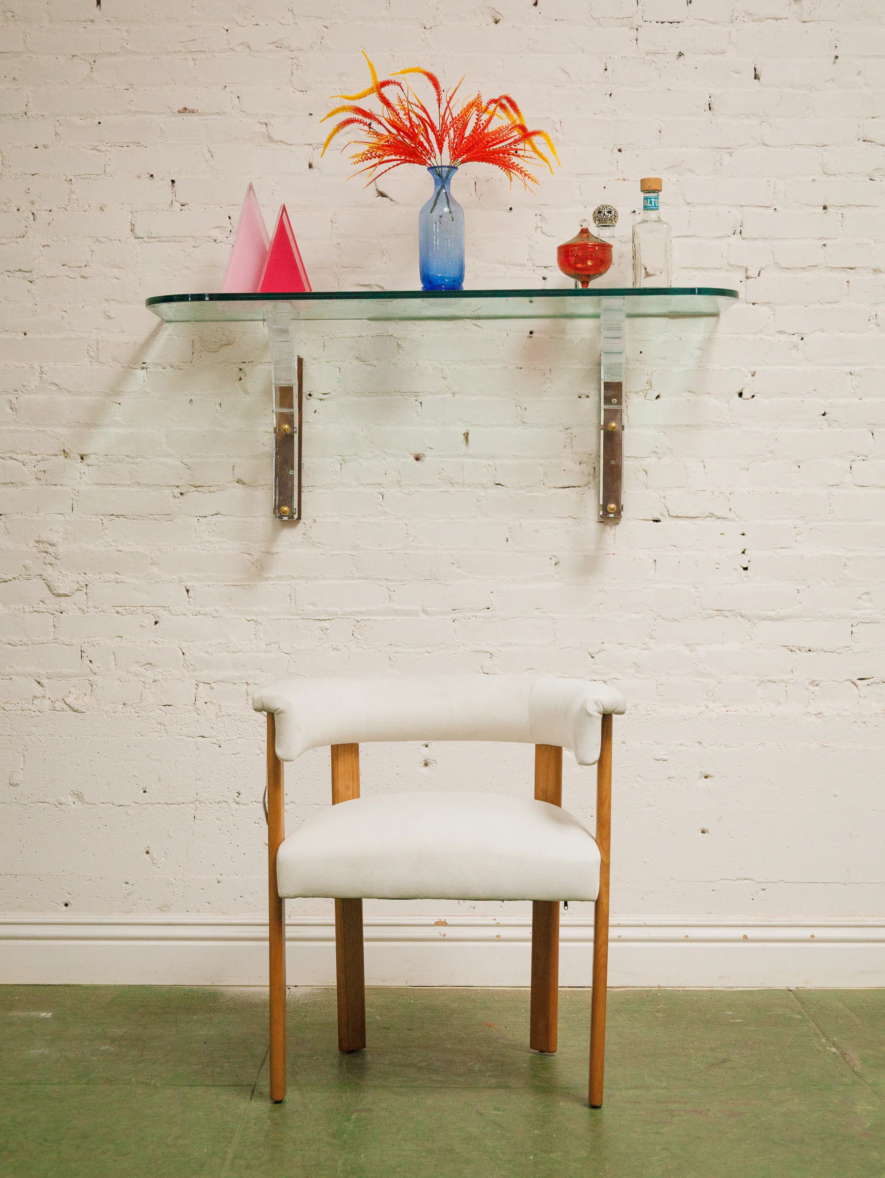 Mid Century Acrylic Shelf - Image 5