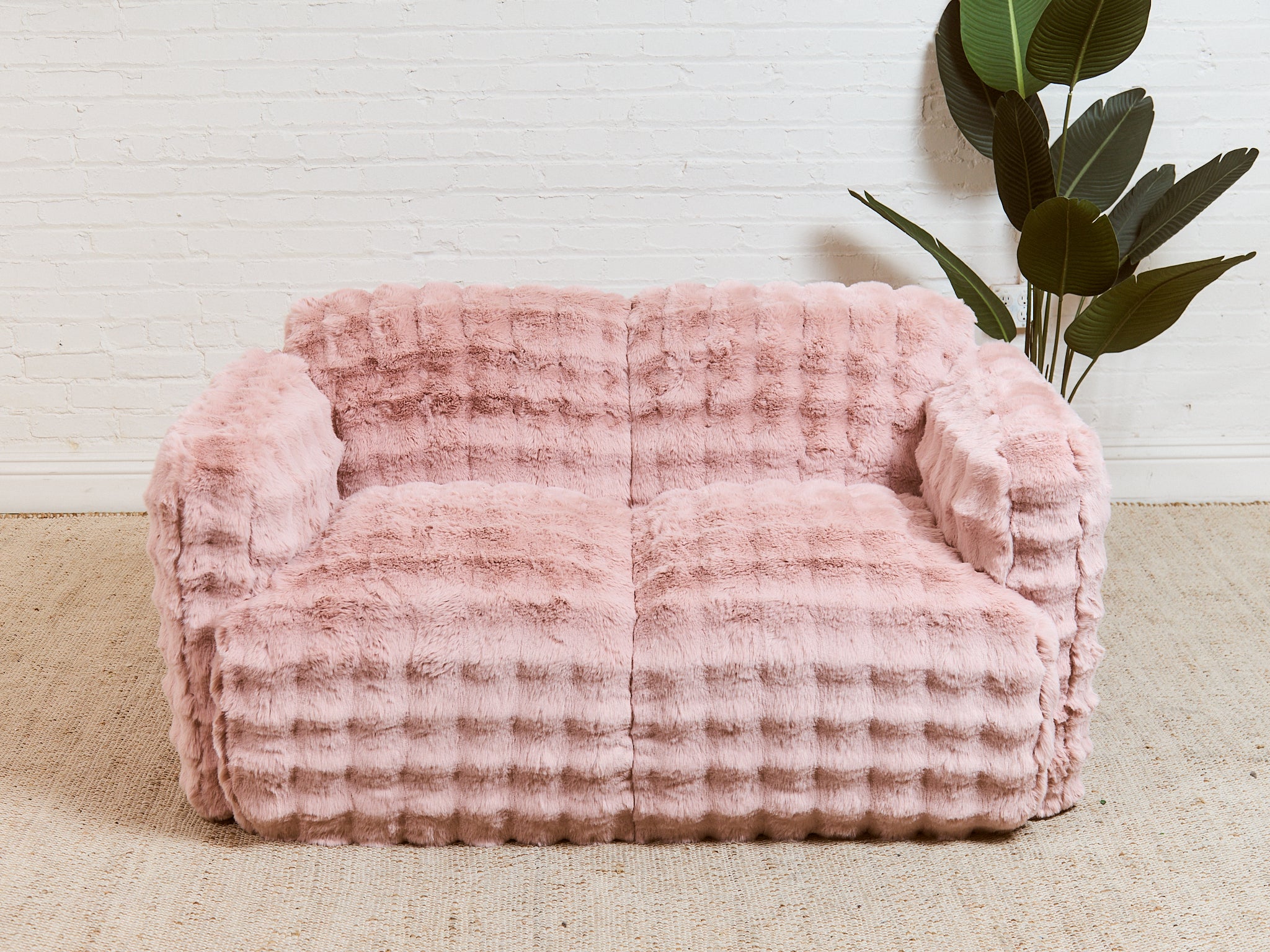 Shaggy Pink Sofa - Image 3