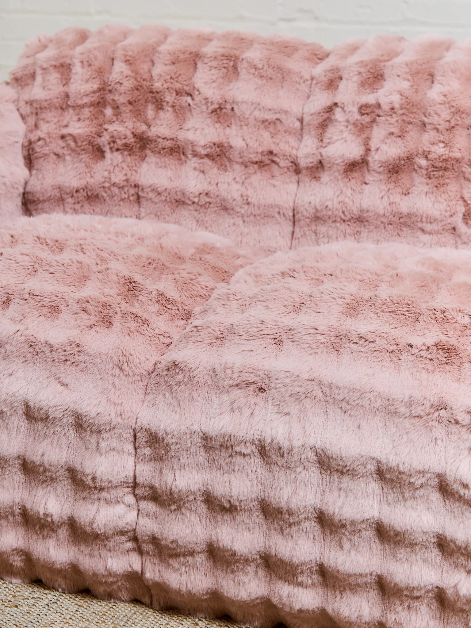 Shaggy Pink Sofa - Image 7