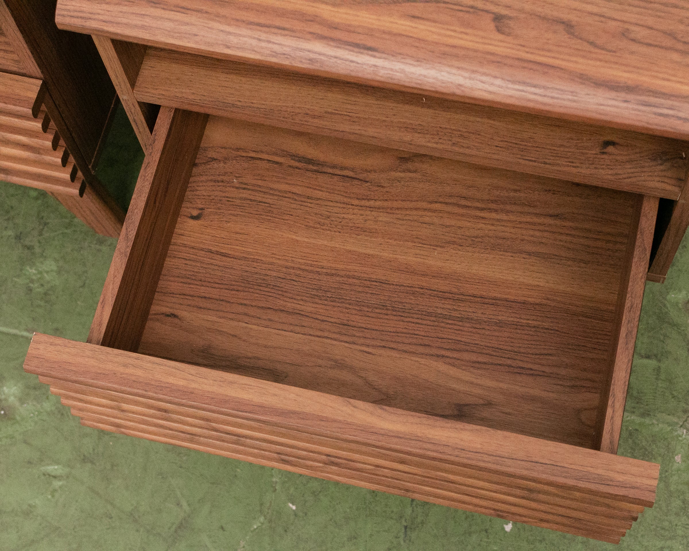Slat Nightstands Pair - Image 9