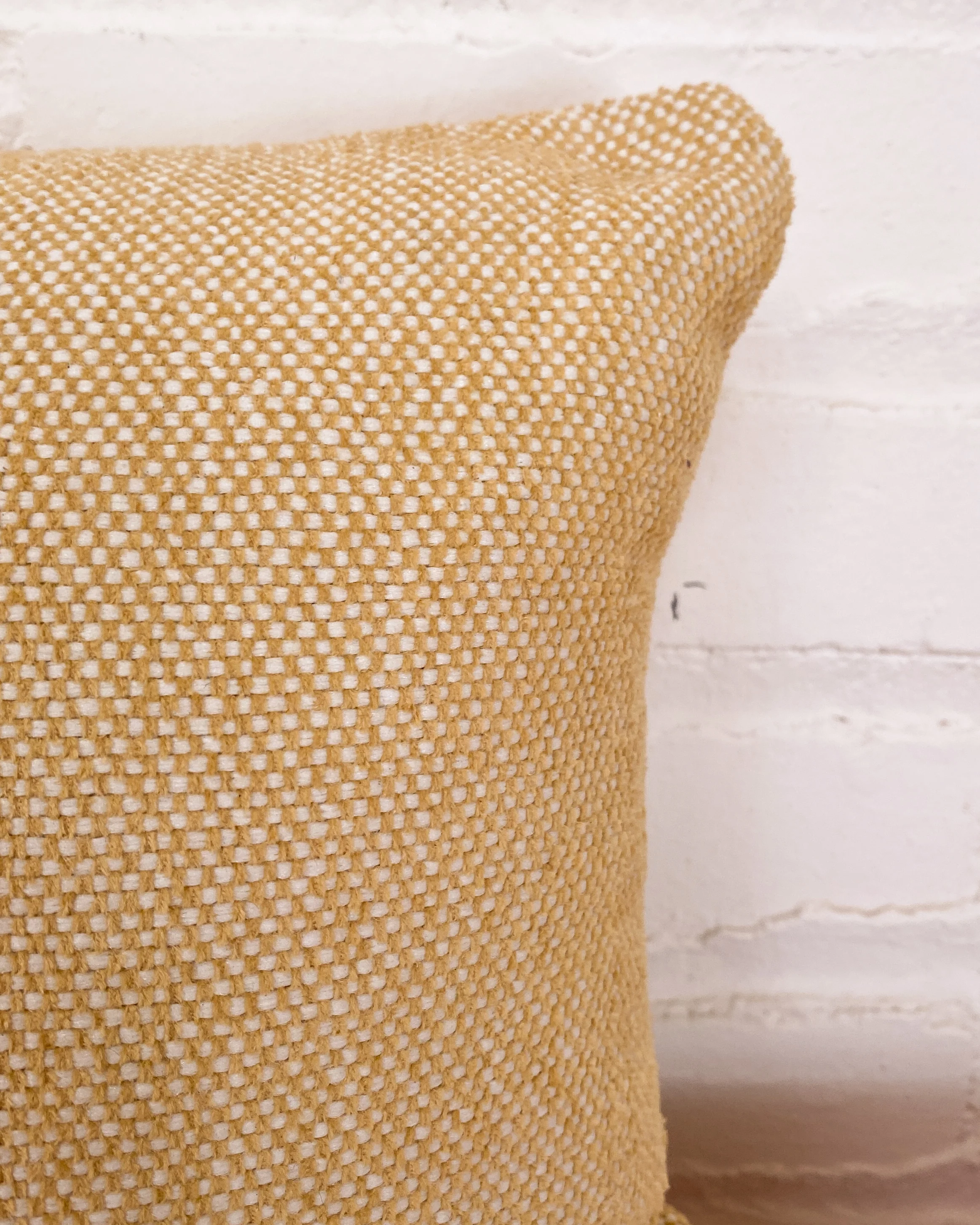 Small Rectangular Pillow in Queen Bey Daffodil - Image 2