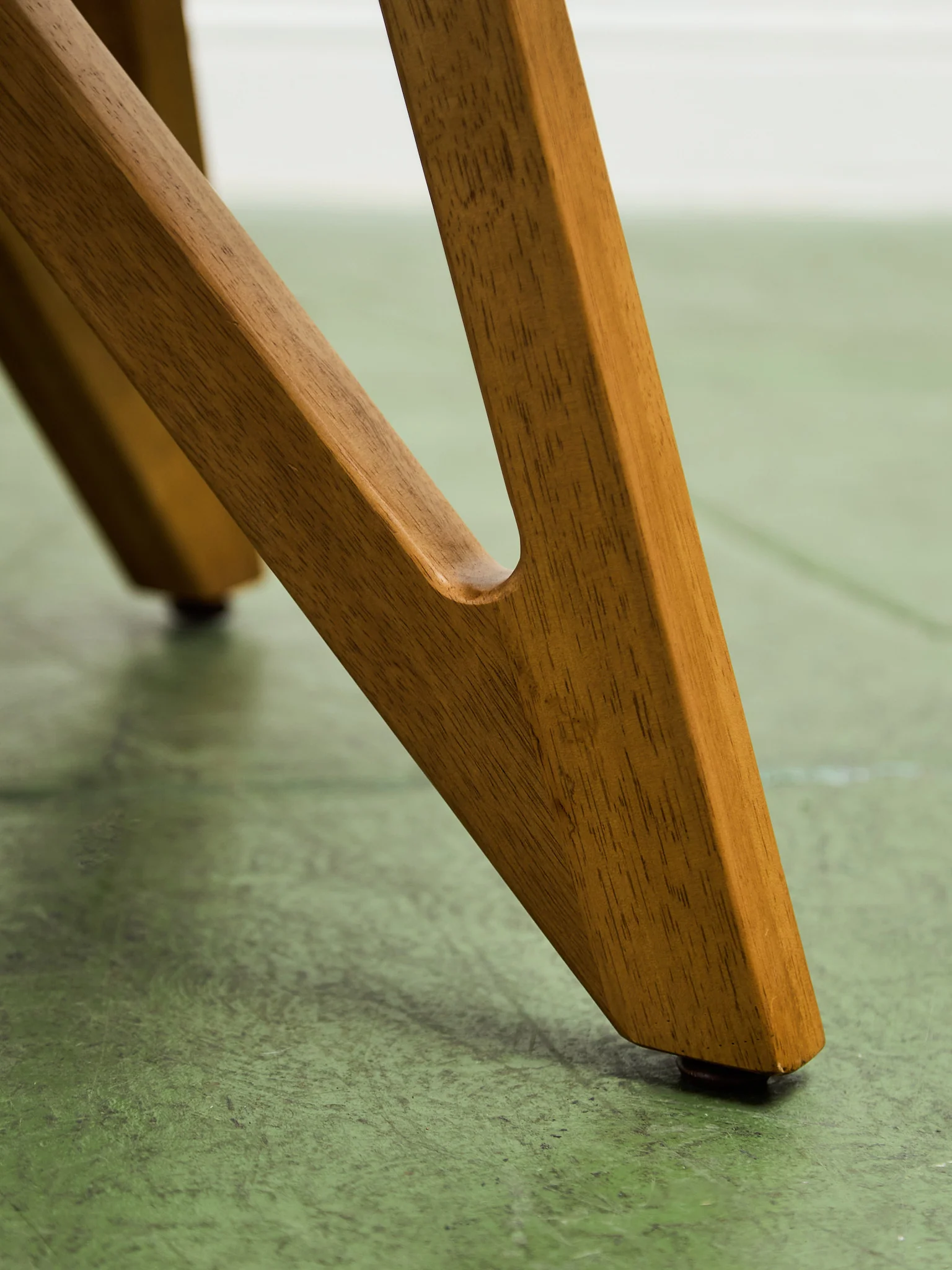 Sol Dining Table - Image 10
