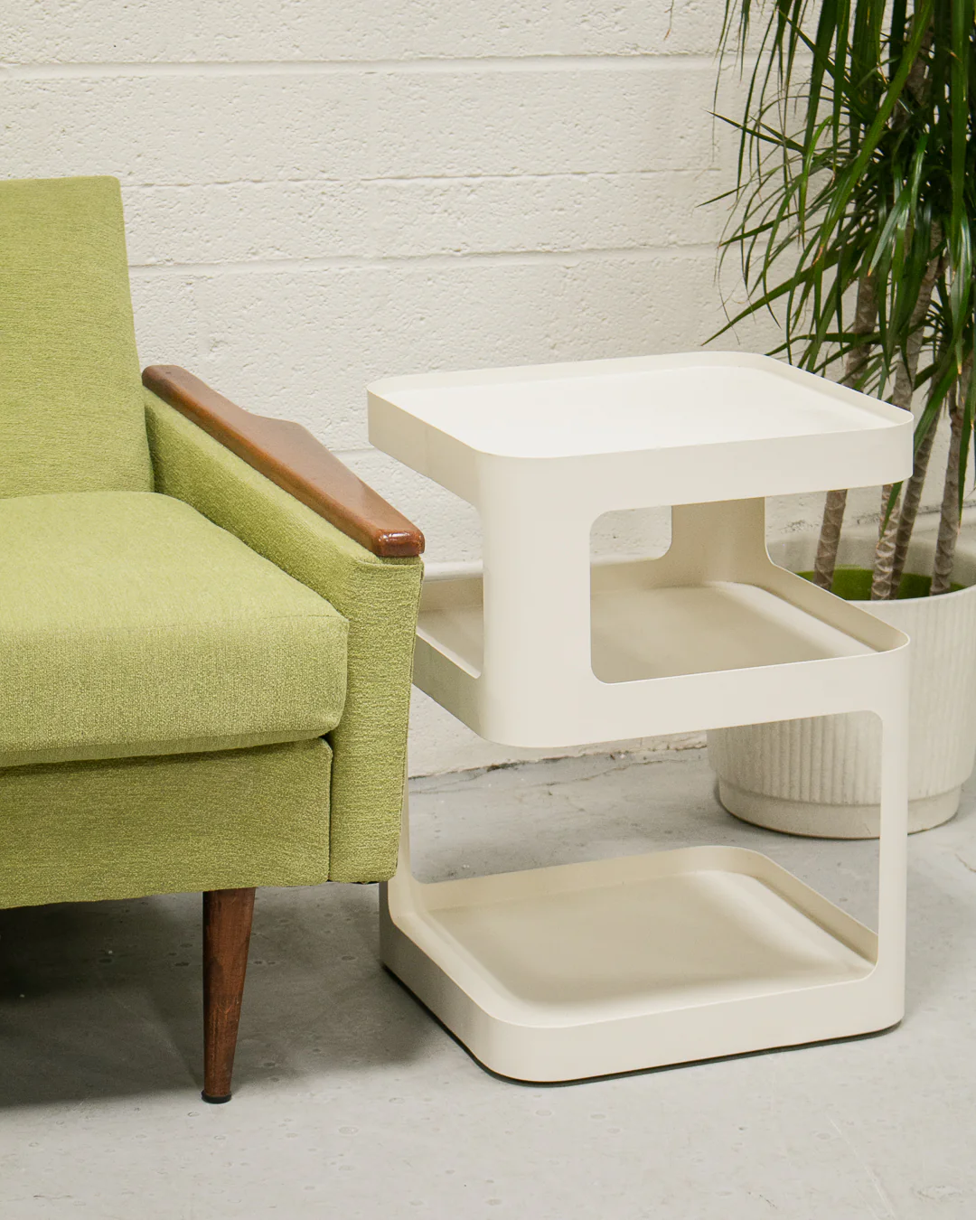 Space Age Side Table - Image 9