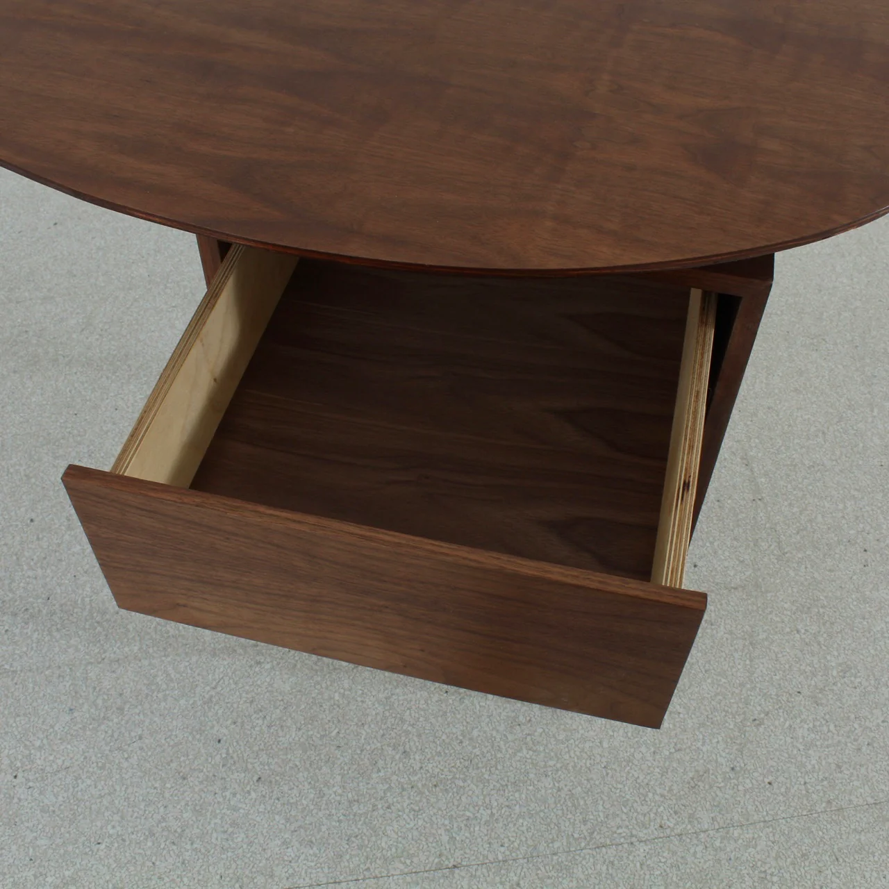 Sunbeam Exclusive Holiday Desk - Image 10