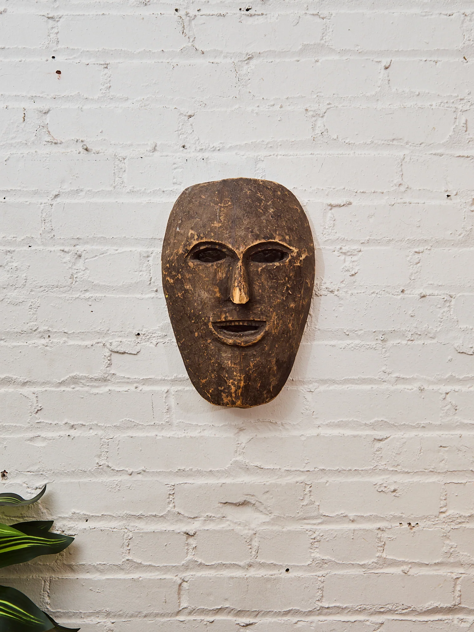 Vintage Nyanga initiation mask from the Democratic Republic of Congo - Image 2